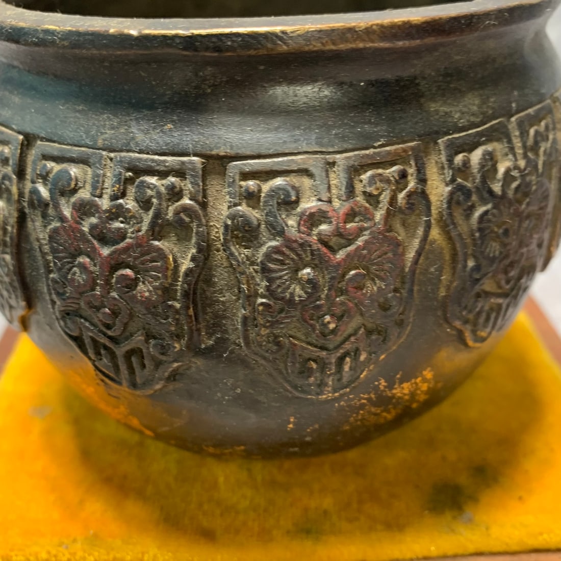 GILT BRONZE INCENSE BURNER WITH RUYI CLOUD PATTERN - 3