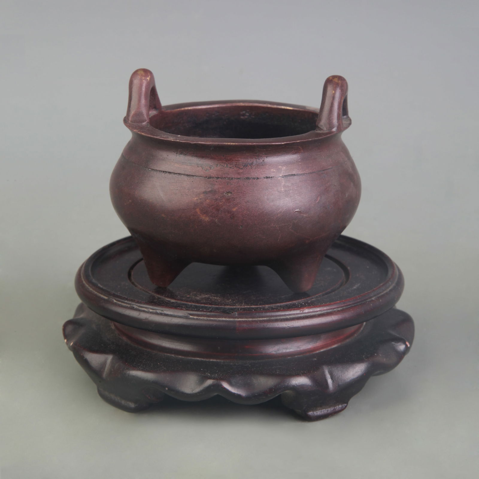 SMALL UPRIGHT-EAR THREE-LEGGED INCENSE BURNER: Qing Dynasty; Diameter: 3.1 inch; High: 3.0 inch