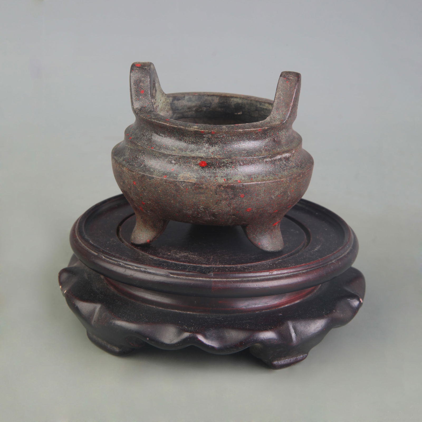 UPRIGHT EAR THREE LEGGED BRONZE INCENSE BURNER: Qing Dynasty; Diameter: 2.6 inch; High: 2.8 inch