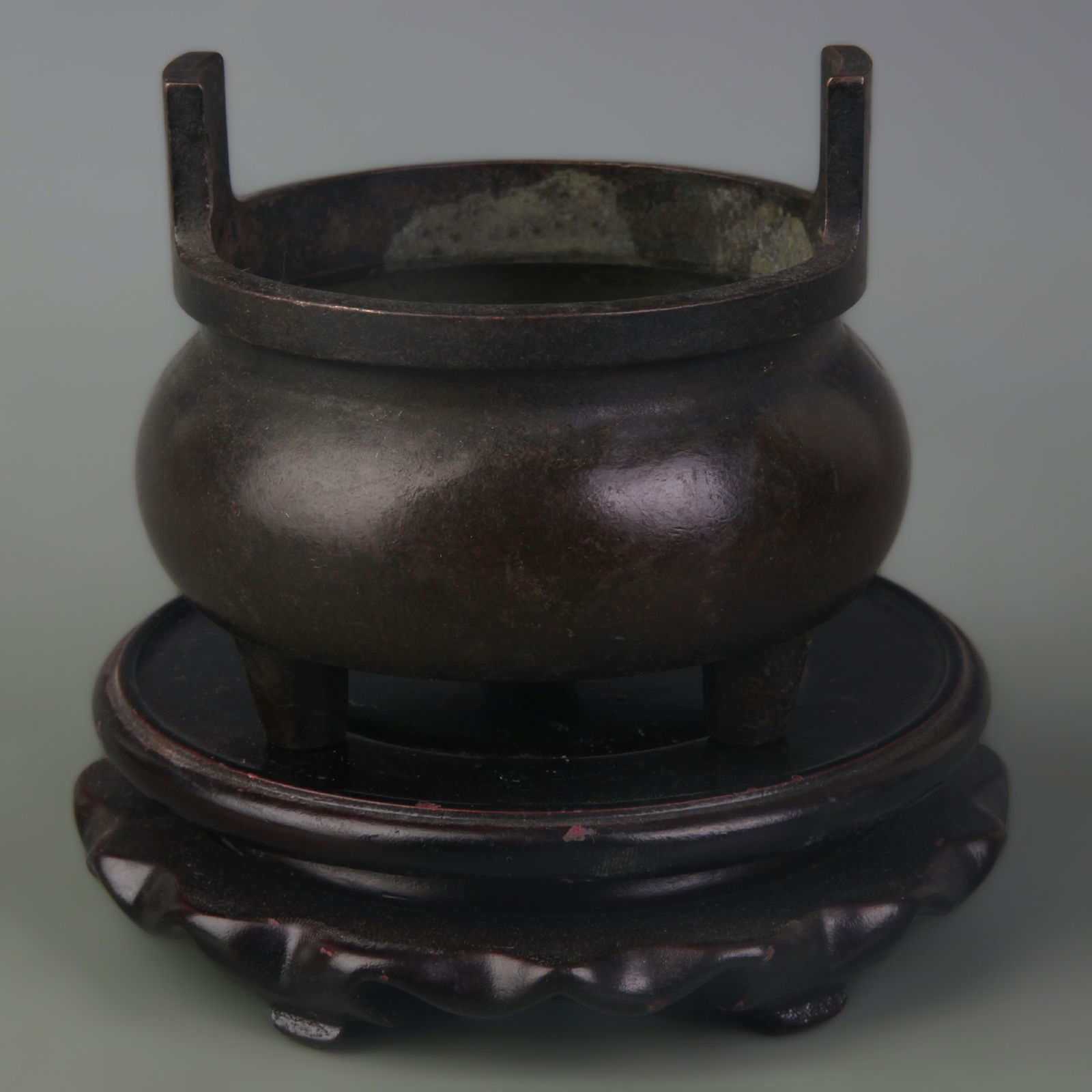 BRONZE TRIPOD INCENSE BURNER WITH STANDING EARS: Qing Dynasty Qian Long Period; Width: 3.6 inch; High: 3.4 inch