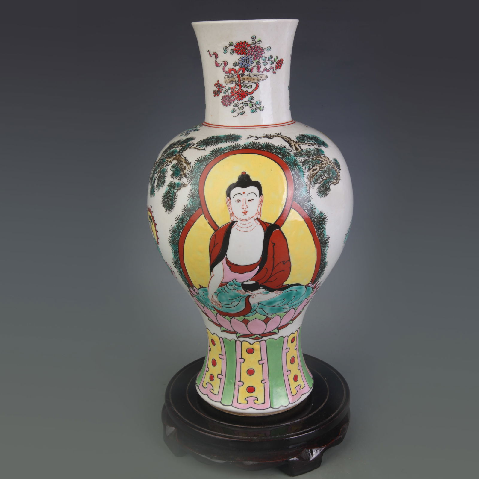 FAMILLE ROSE FIGURE PORCELAIN APPRECIATION VASE: Qing Dynasty Yong Zheng Period; Diameter: 3.4 inch; High: 13.0 inch