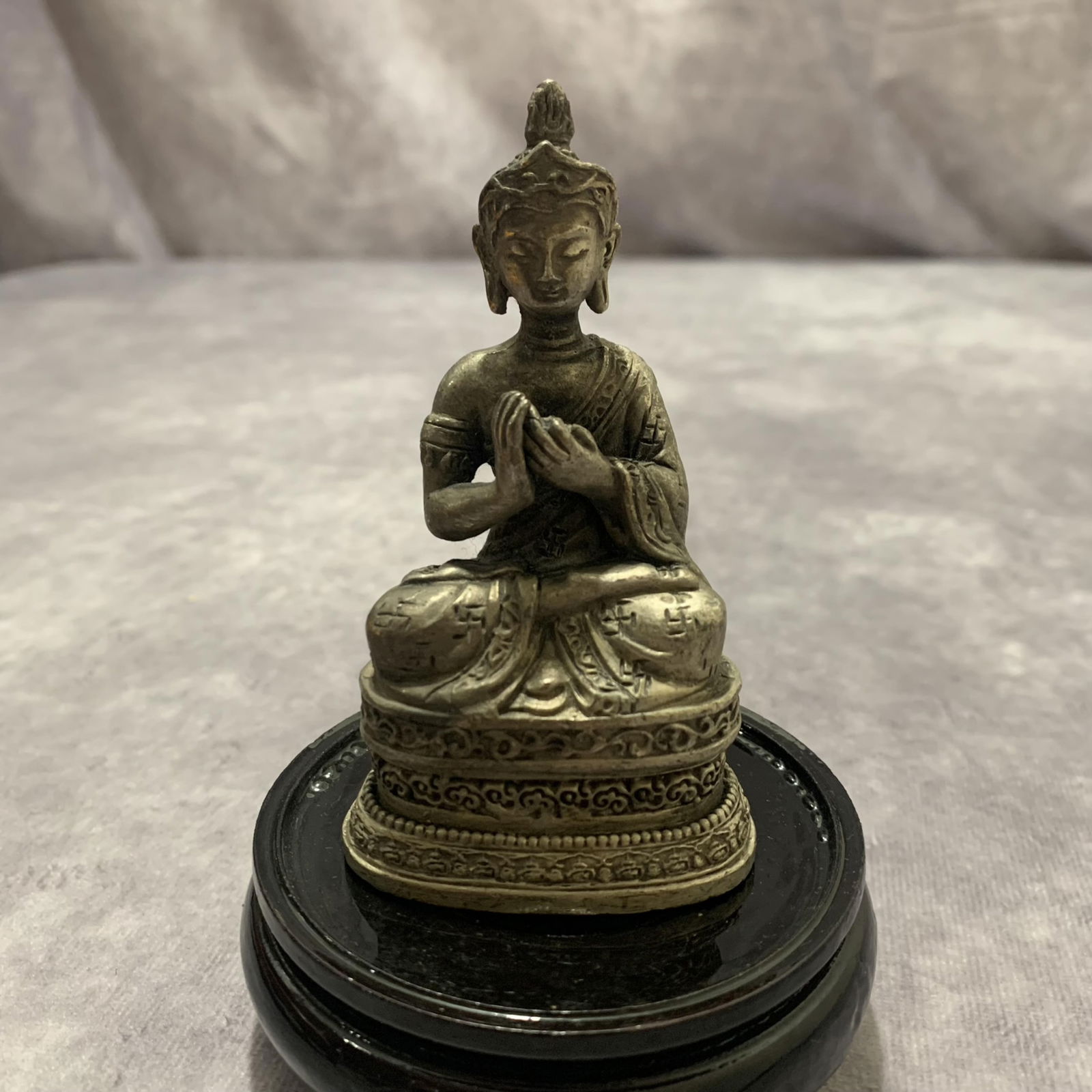 A FINE SMALL TIBETAN BUDDHIST STATUES: Modern; Long: 2.0 inch; Width: 3.7 inch;
