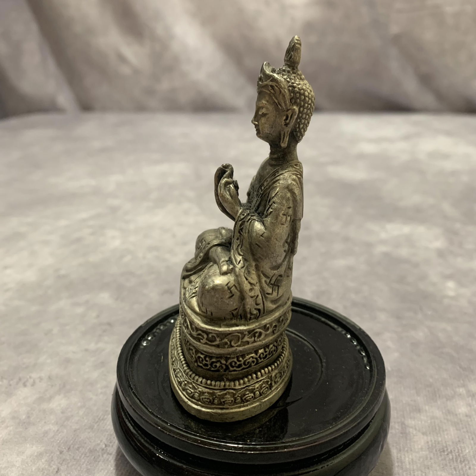 A FINE SMALL TIBETAN BUDDHIST STATUES - 2