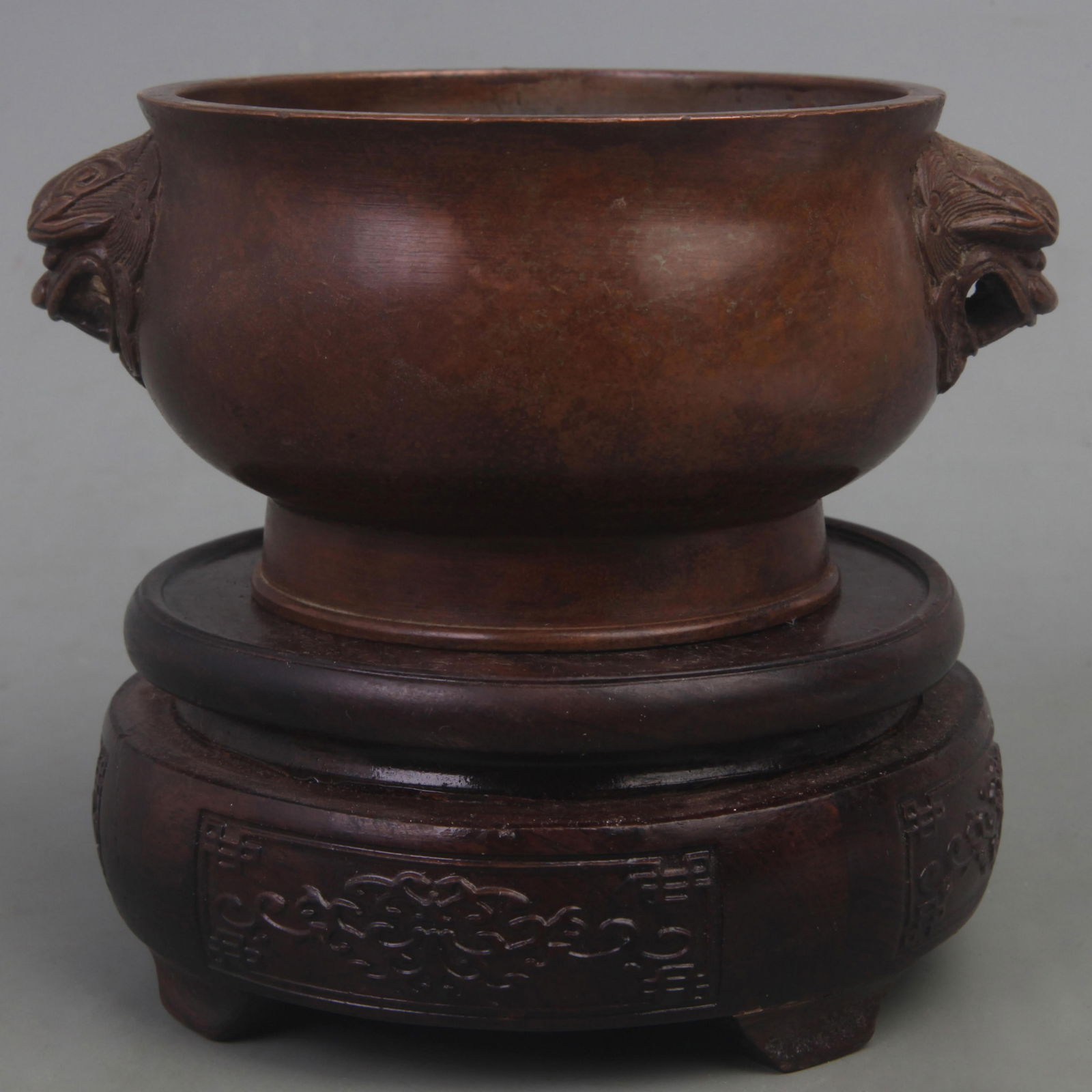 XUAN DE STYLE LION EAR ROUND BRONZE CENSER: Ming Dynasty Style, Diameter: 5.1 inch; High: 2.4 inch;