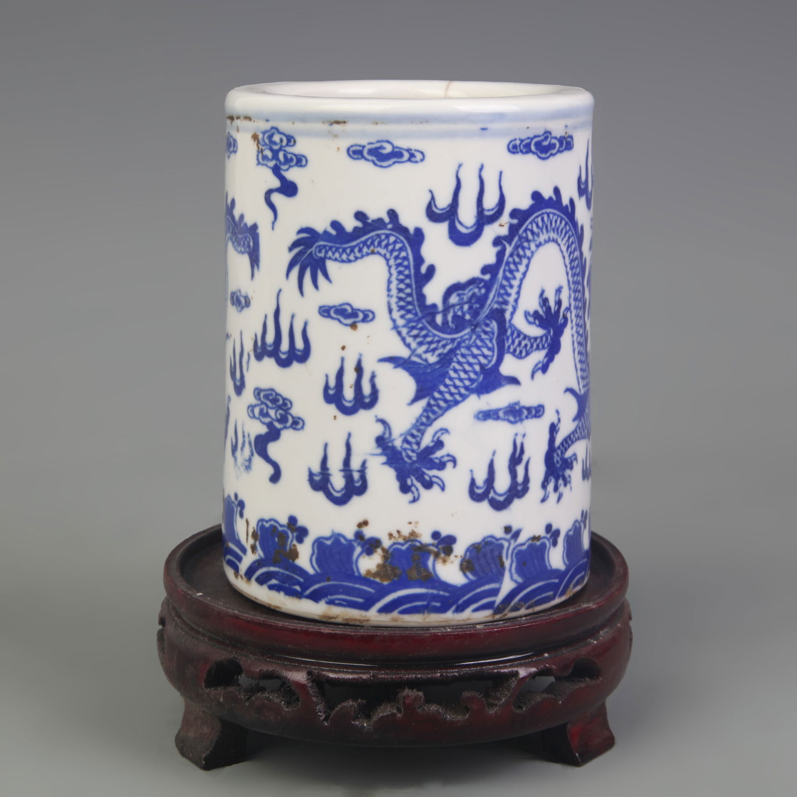 BLUE-AND-WHITE DRAGON-PATTERN BRUSH POT (WITH CRACK) - 4