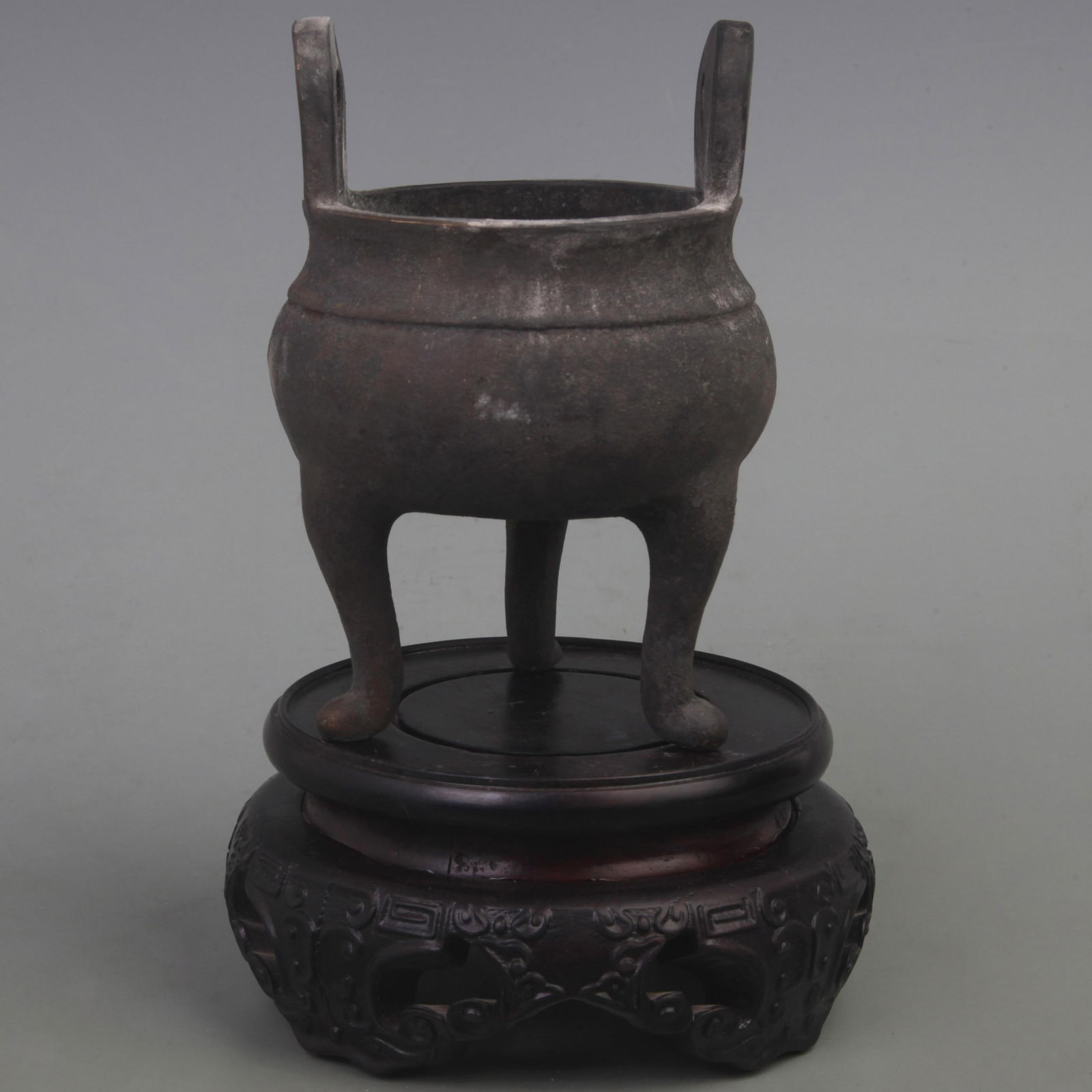 A XUAN DE STYLE HIGH FOOT STYLE BRONZE CENSER: Qing Dynasty; Diameter: 4 inch; High: 5.8 inch;