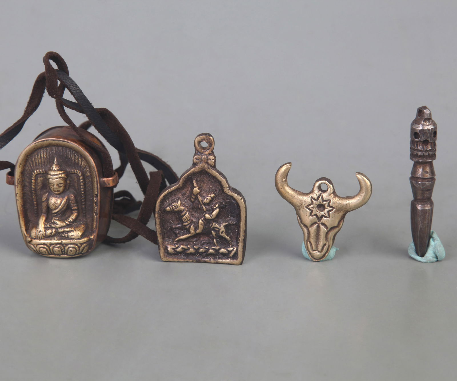 GROUP TIBETAN BUDDHISM BRONZE PENDANT: Long: 2.7 inch; to 1.7 inch;