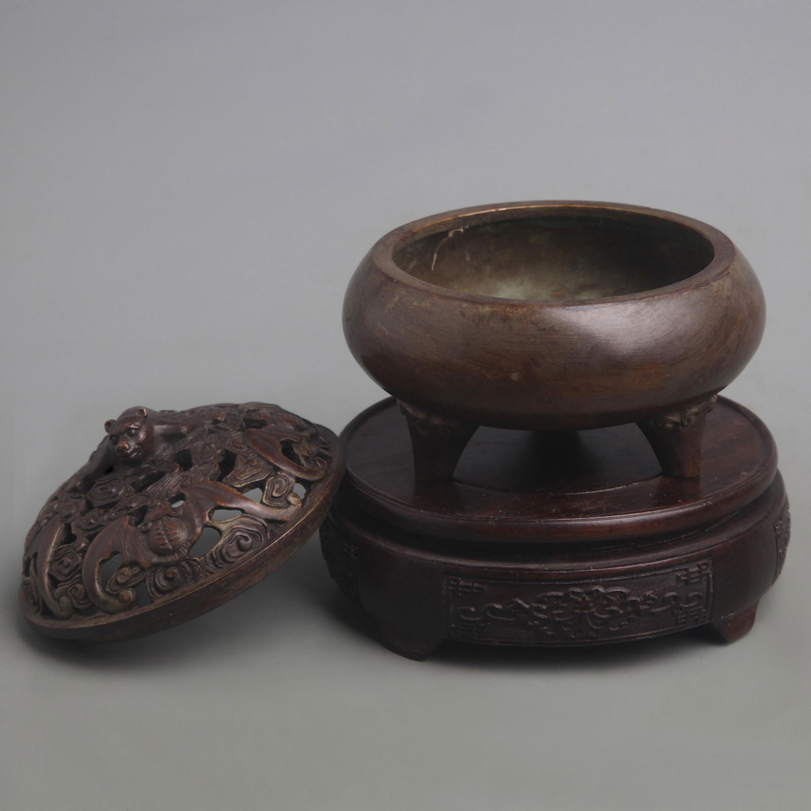 TRIPOD BRONZE CENSER WITH “FU?? PATTERN - 3