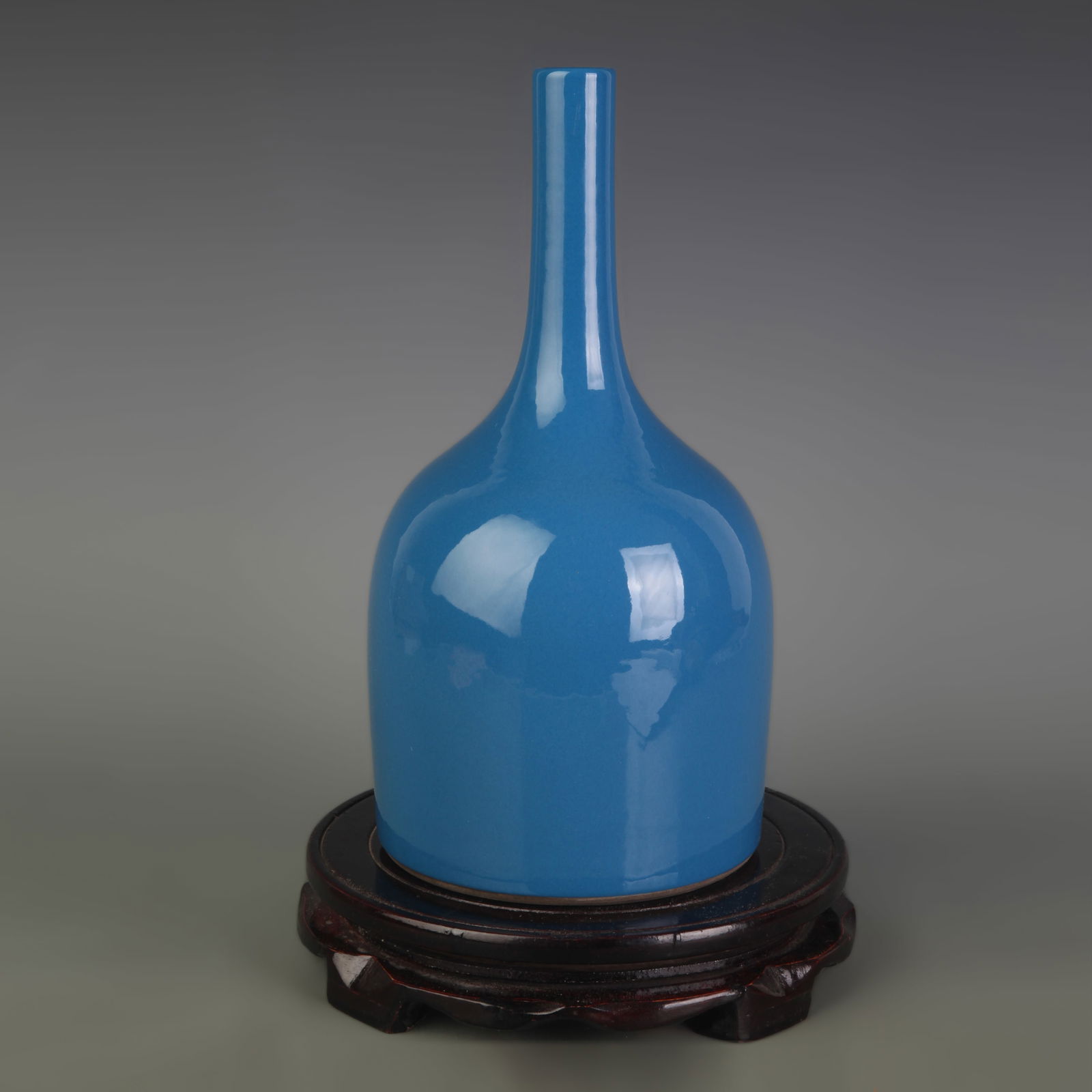 BLUE COLOR GLAZE PORCELAIN VASE: High: 9.4 inch; Diameter: 4.6 inch