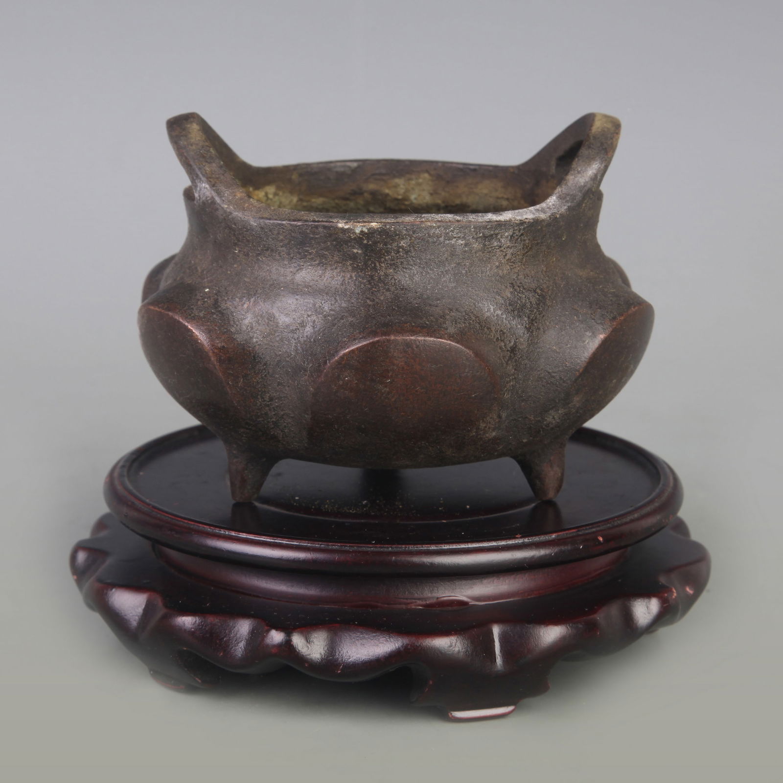 BRIDGE-EARED TRIPOD INCENSE BURNER: Ming Dynasty Style; Diameter: 3.7 inch; High:3.2 inch