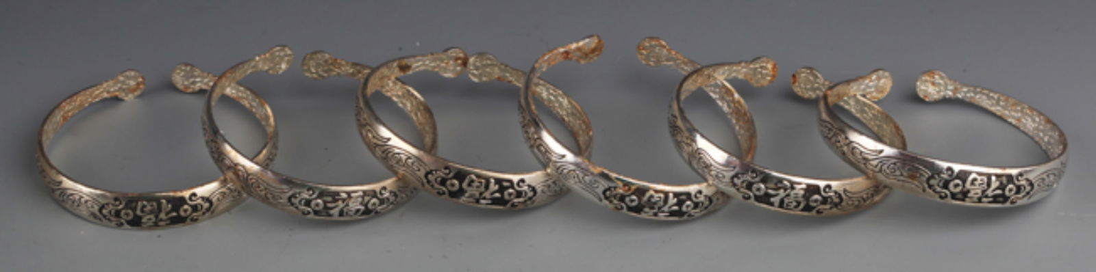 GROUP OF FINE SILVER PLATED CHINESE BANGLE: 20th Century, Diameter: 2.25 inch;