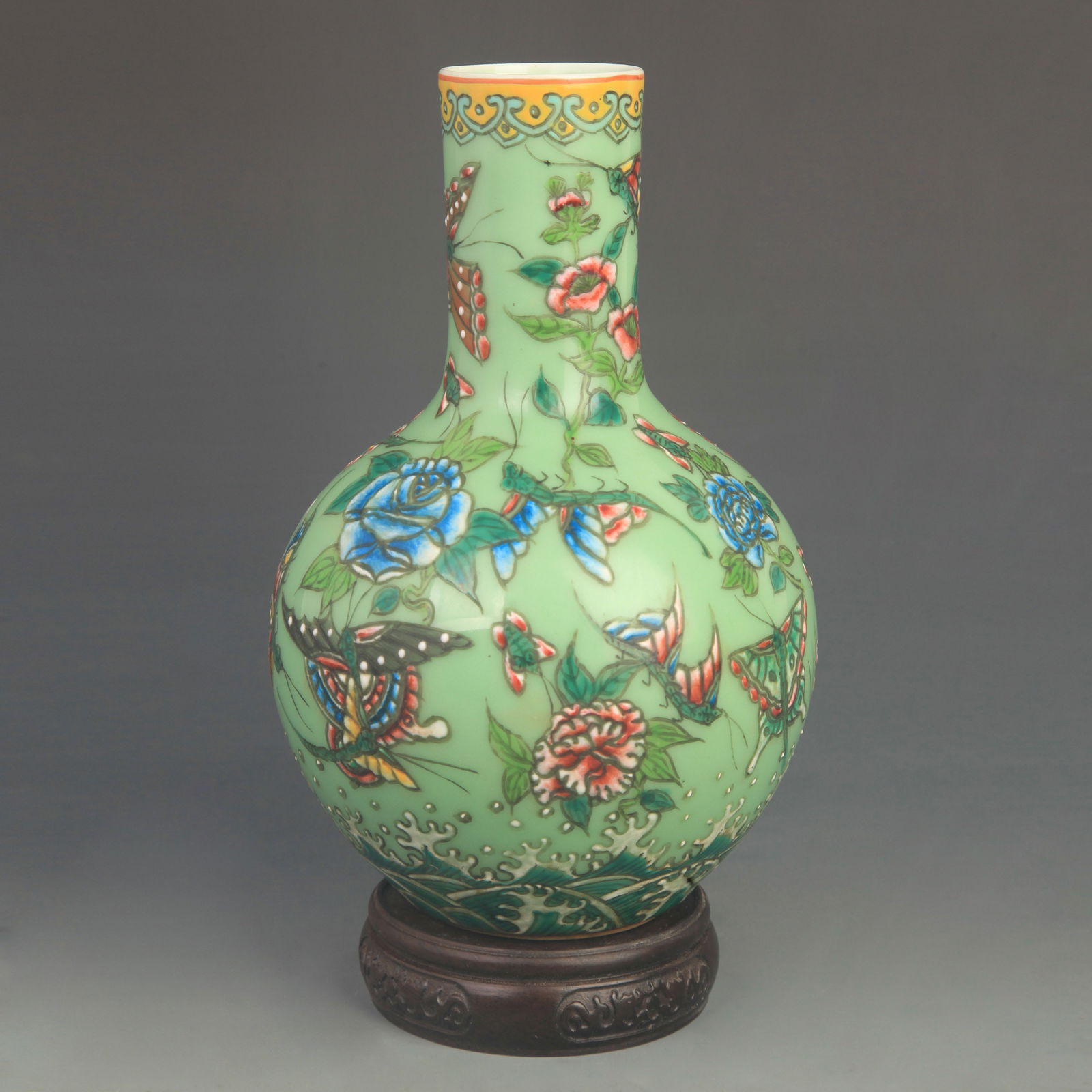 FAMILLE ROSE VASE WITH BLESSINGS AND LONGEVITY MOTIFS (1 of 5)