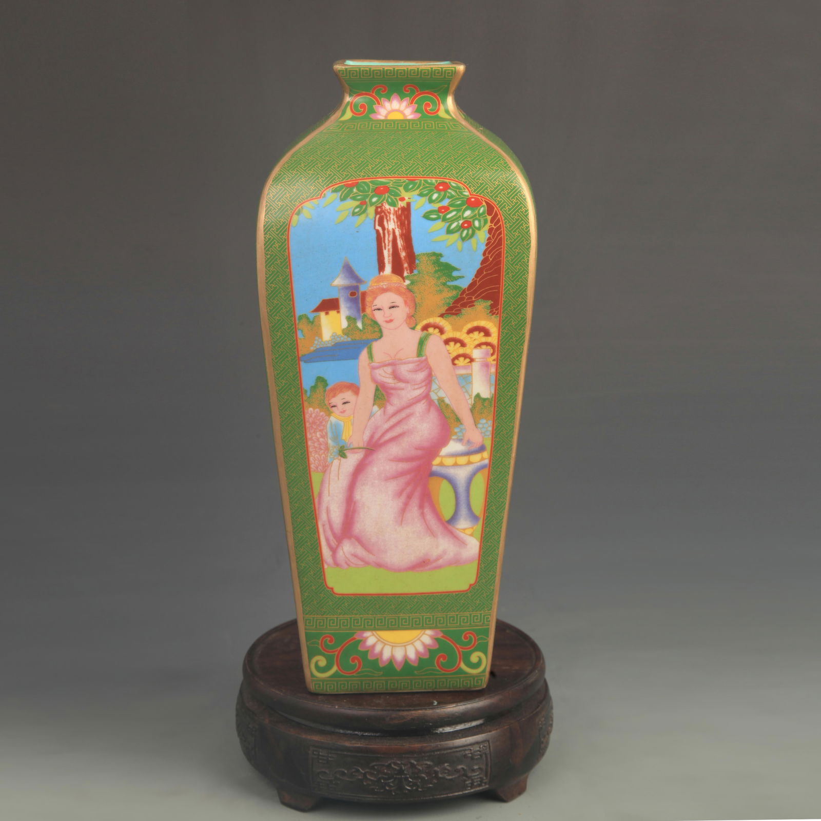 ENAMEL COLOR GREEN GROUND WESTERN FIGURE STYLE PORCELAIN SQUARE VASE: Qing Dynasty Yong Zheng Period; High: 10.08 inch; Diameter: 4.50 inch;