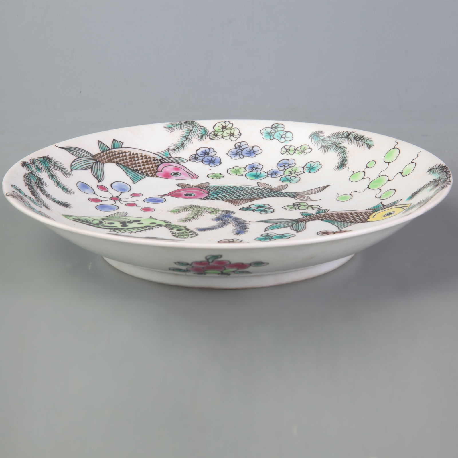 FAMILLE ROSE FISH AND ALGAE PATTERN PLATE - 3