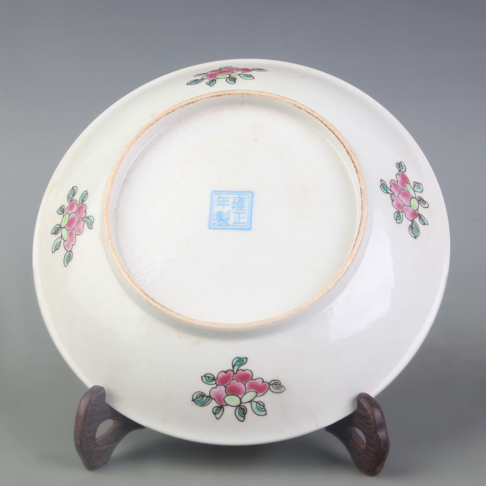 FAMILLE ROSE FISH AND ALGAE PATTERN PLATE - 4