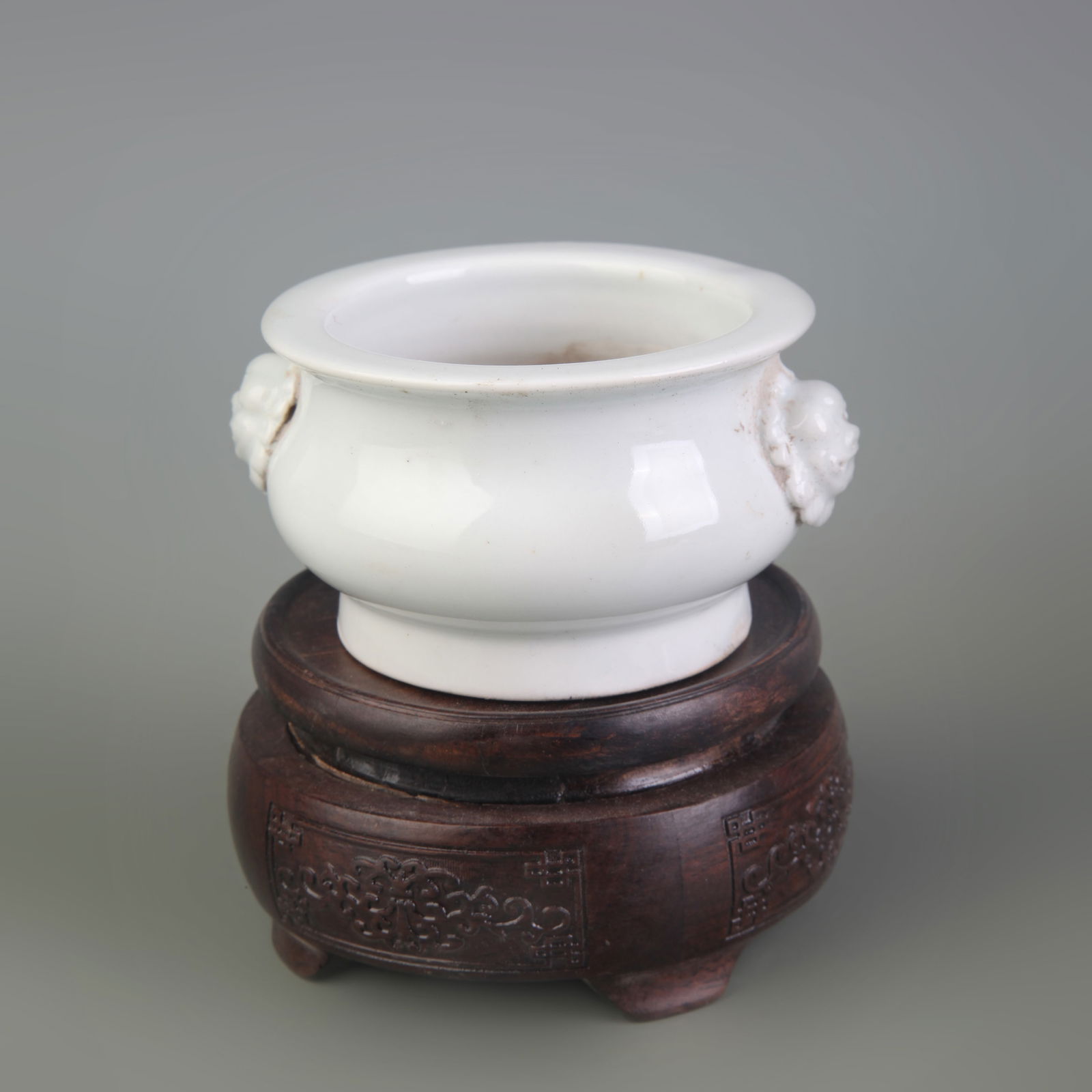 WHITE GLAZE BEAST EAR SMALL INCENSE PORCELAIN BURNER: Diameter: 3.2 in; High: 2.0 in