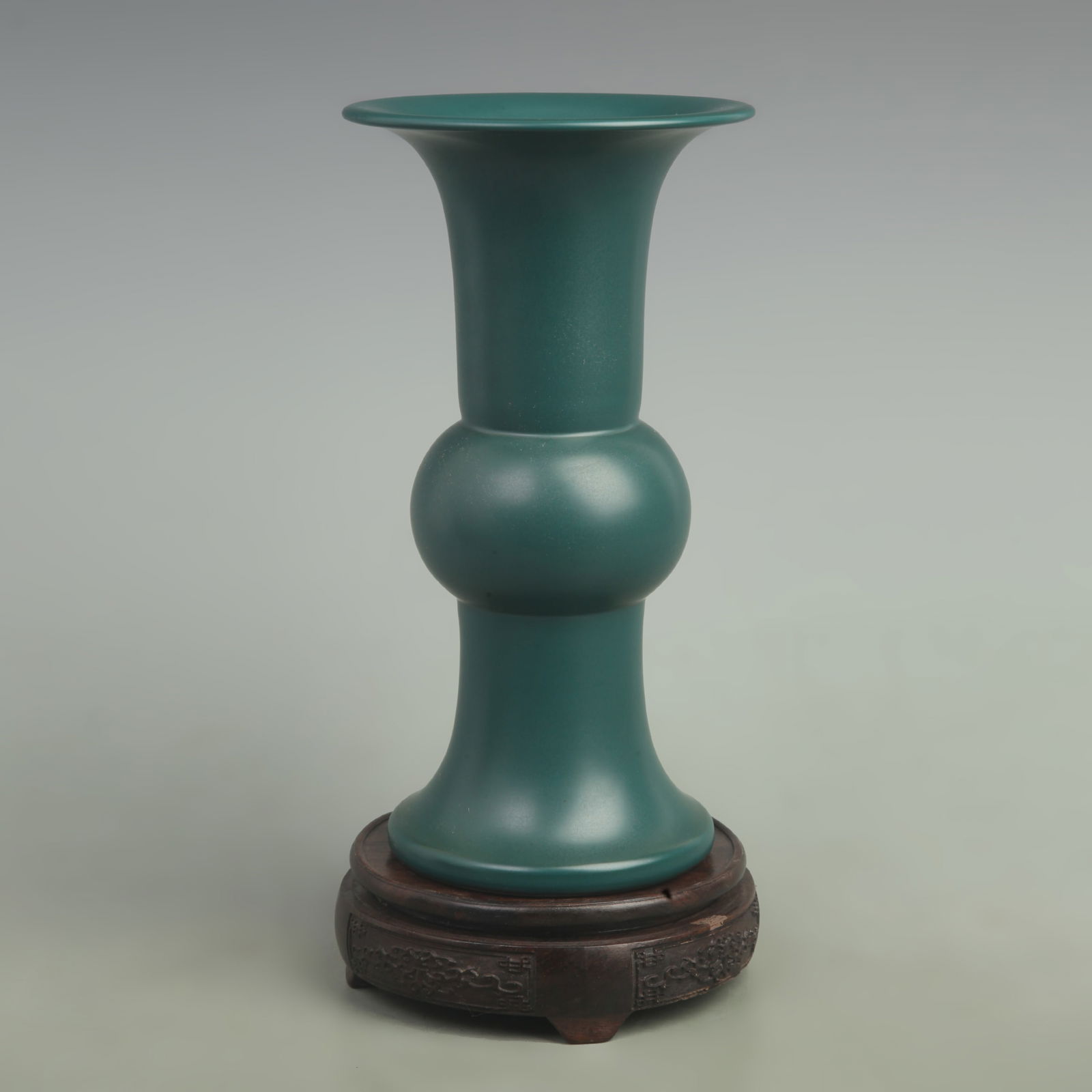 PEACOCK BLUE GLAZE PORCELAIN FLOWER VASE: Qing Dynasty Yong Zheng Period; High: 9.5 inch; Diameter: 5.3 inch