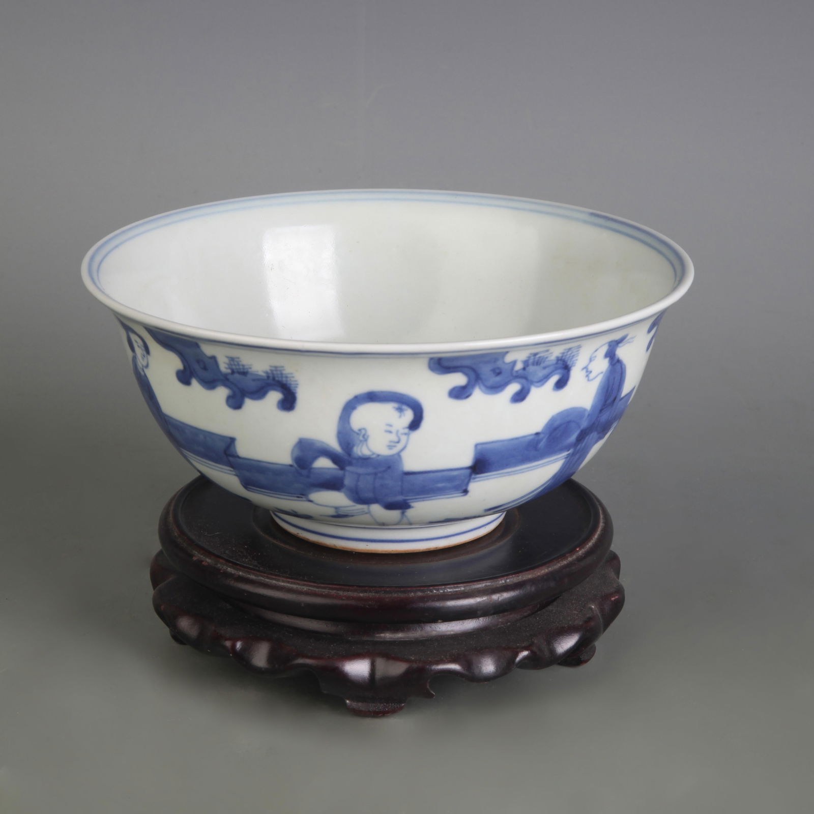 BLUE AND WHITE FIGURE PATTERN PORCELAIN BOWL: Ming Dynasty Style Wan Li Period; Diameter: 6.4 inch; High: 2.8 inch;