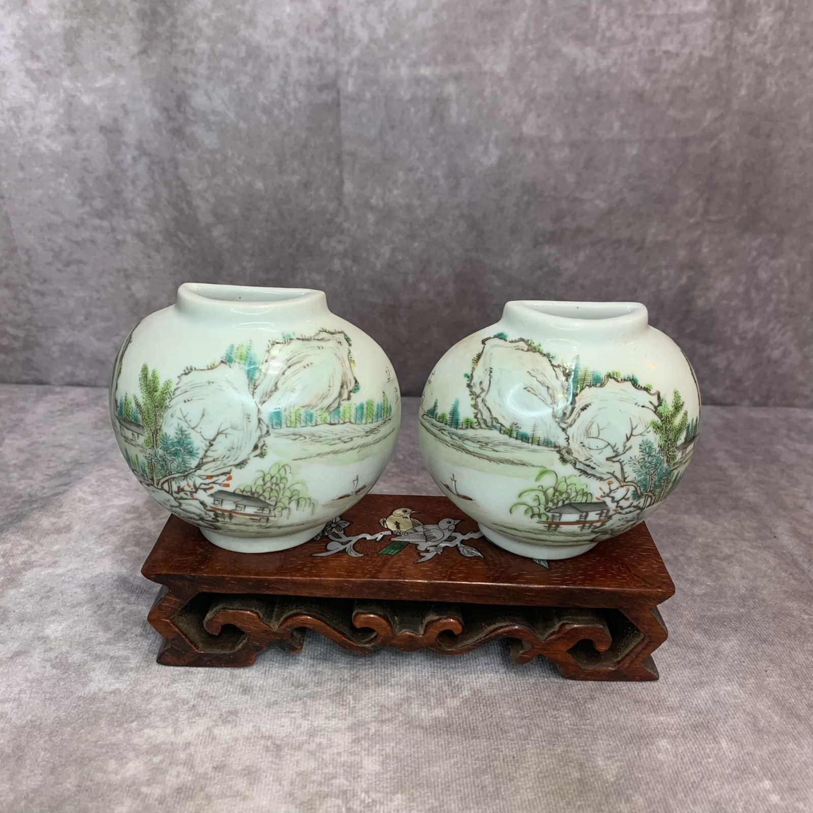 PAIR OF SMALL VASE SHAPED LANDSCAPING PORCELAIN WALL HANGER: 20th Century, Height: 3.5 inch; Diameter: 3.8 inch