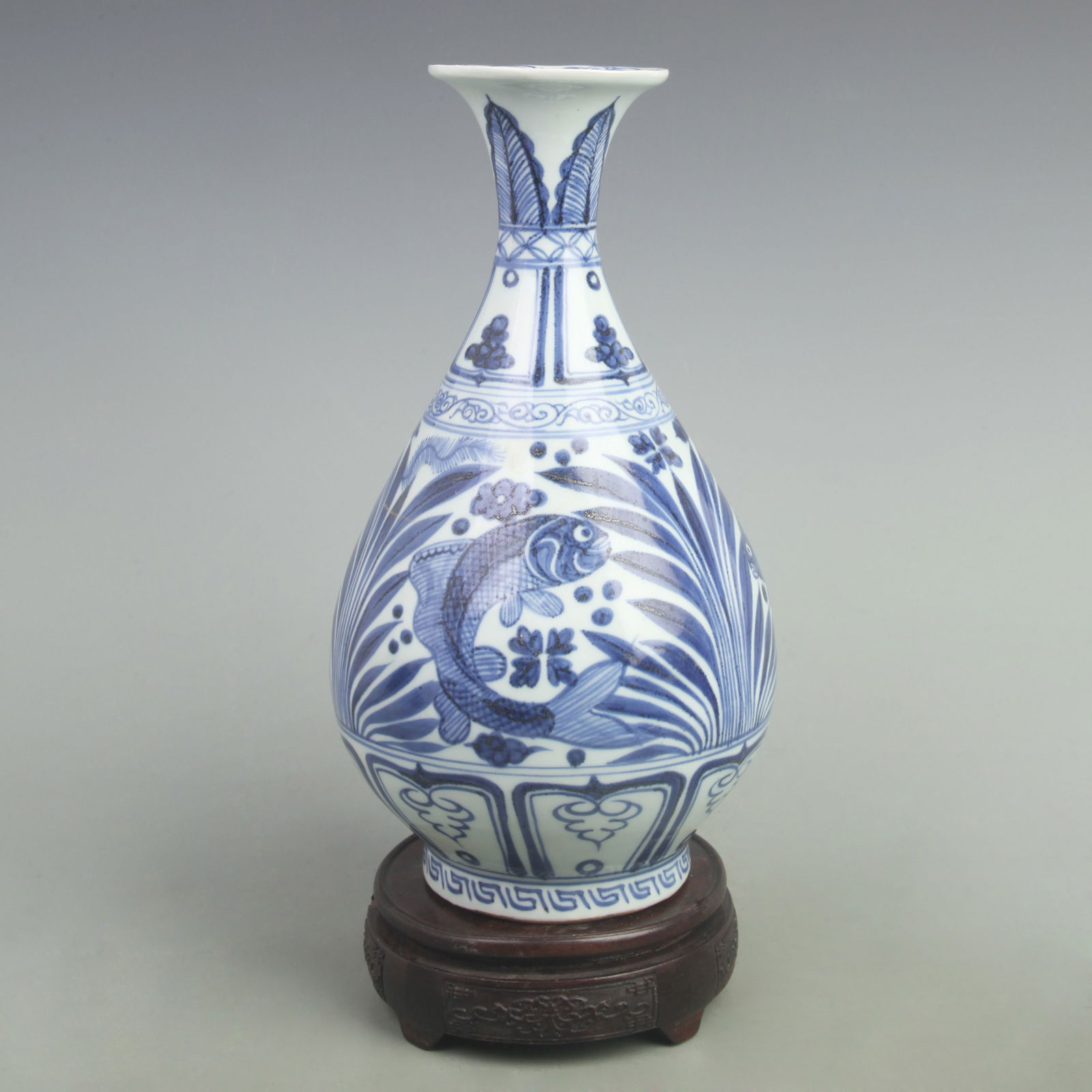 BLUE AND WHITE FISH PATTERN YU HU CHUN VASE: Yuan Dynasty; High: 12 inch; Width: 6.5 inch;