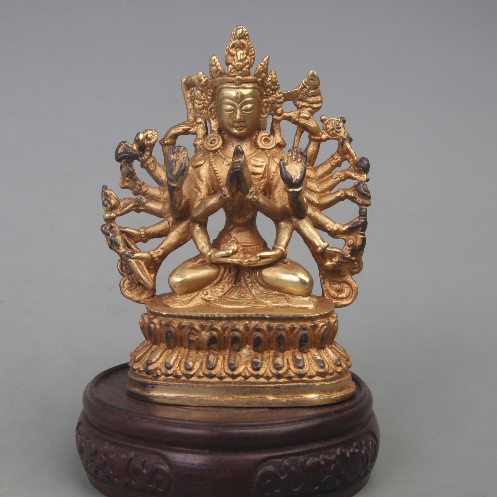 A FINE BRONZE MADE CUNDI BUDDHA STATUE: Ming Dynasty Style; Diameter: 3.5 inch; High: 4.8 inch;