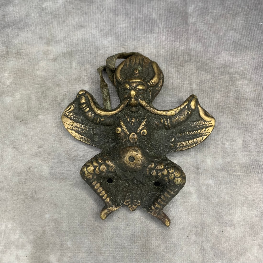 A FINE TIBETAN BUDDHISM BRONZE PENDANT (1 of 3)