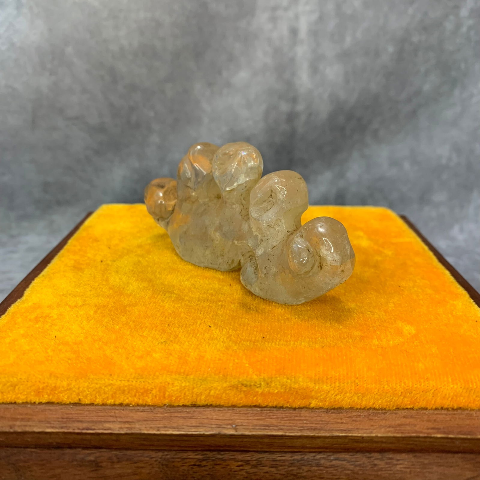 A FINE CRYSTAL MADE PEN STAND - 2