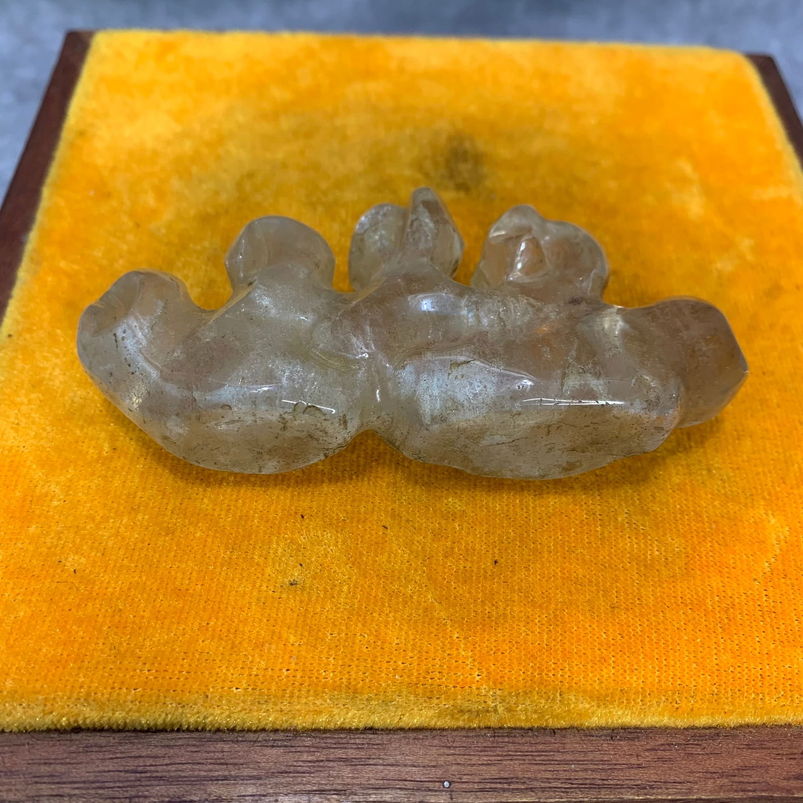 A FINE CRYSTAL MADE PEN STAND - 6