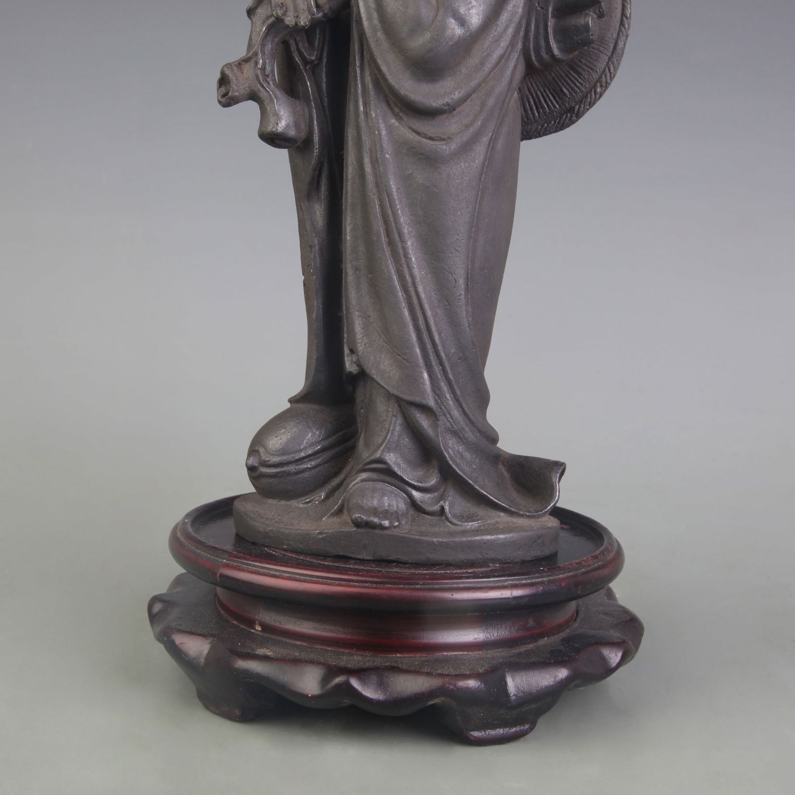 A FINE BRONZE ARHAT STATUE - 3