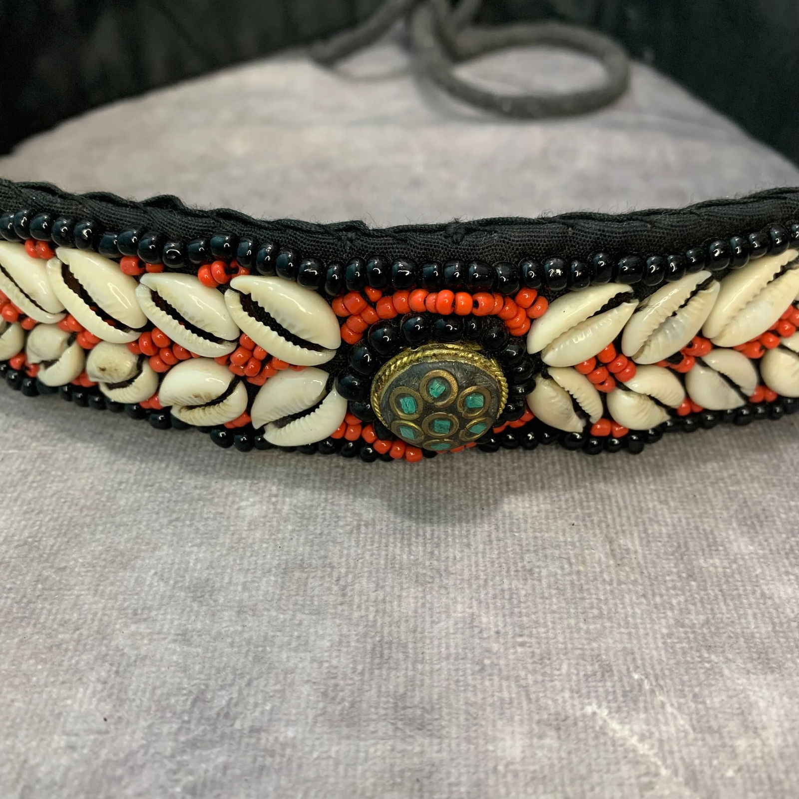 A FINE TIBETAN SHELL MADE BELT - 2