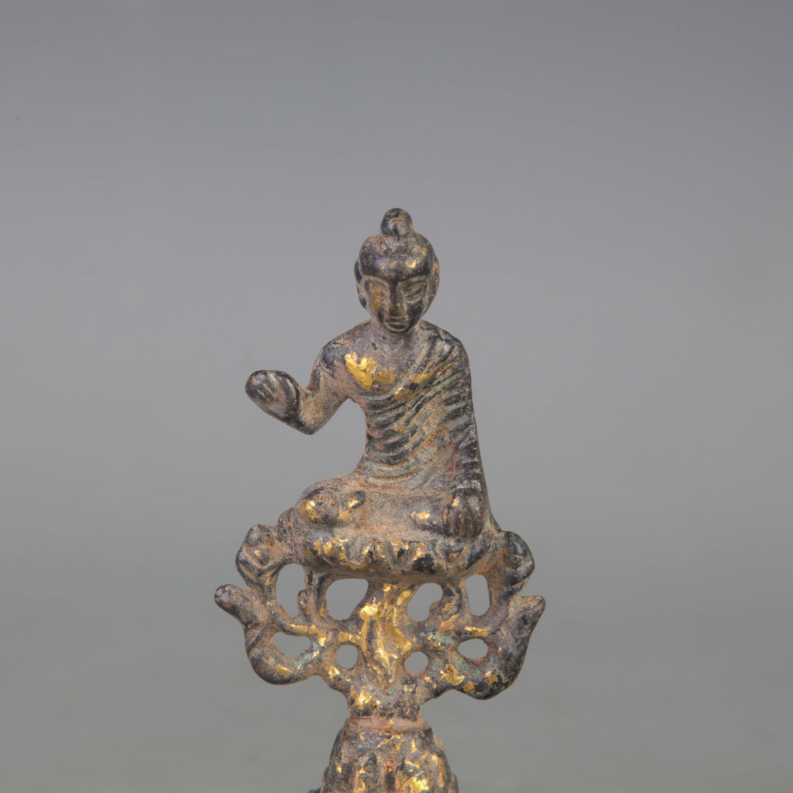 FINE TIBETAN BUDDHIST STATUE - 2