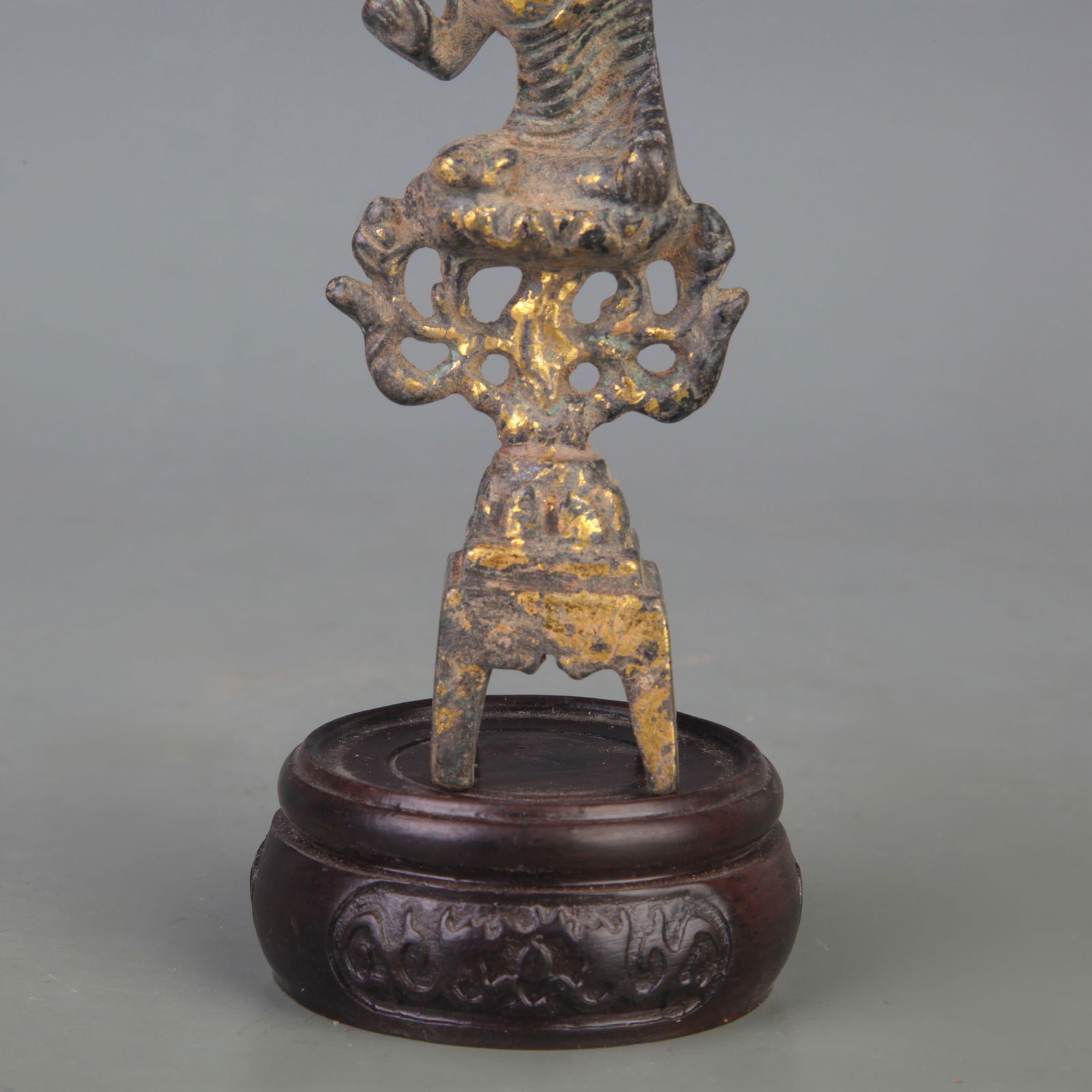 FINE TIBETAN BUDDHIST STATUE - 3
