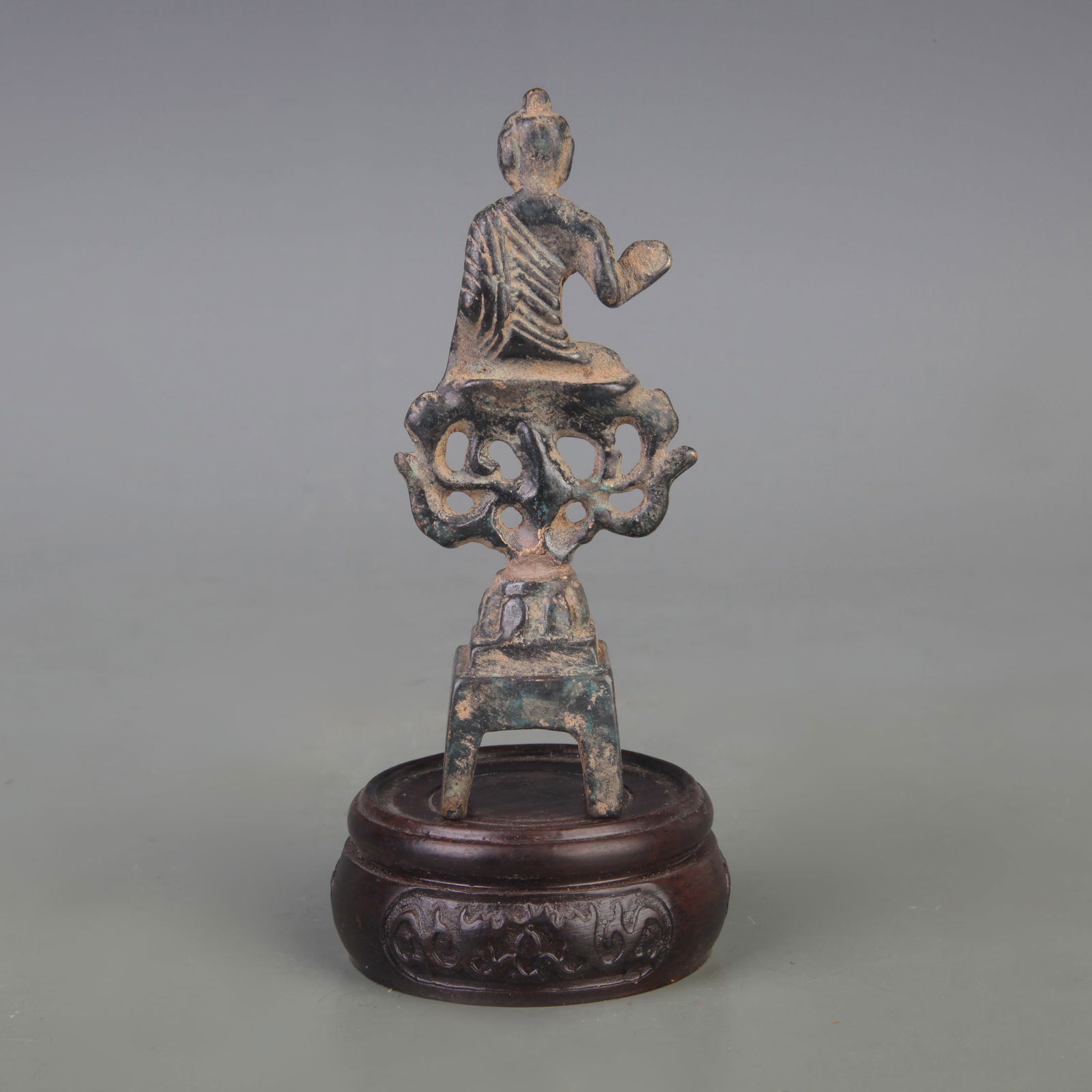 FINE TIBETAN BUDDHIST STATUE - 4