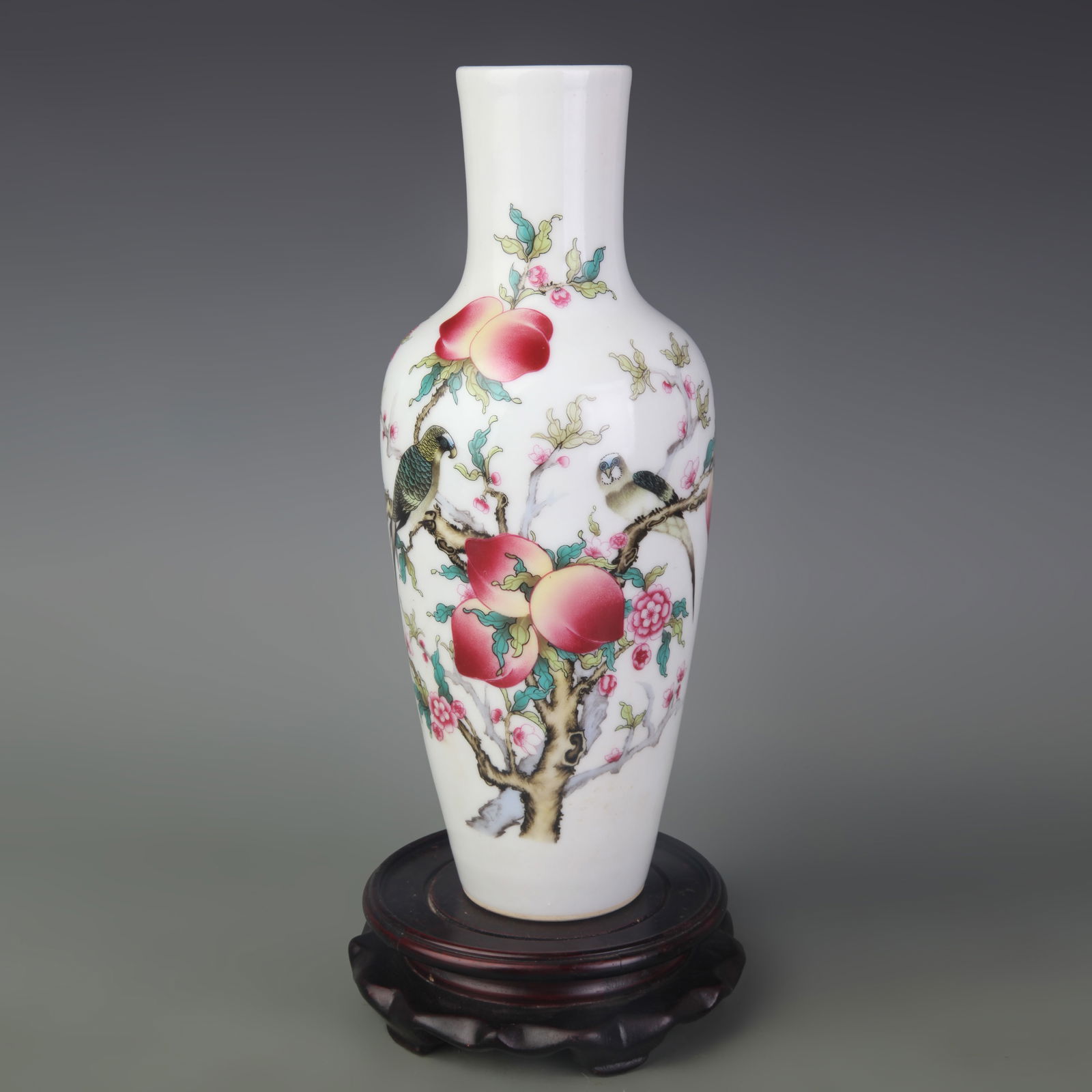 FAMILLE ROSE BIRD-PATTERNED PORCELAIN VASE: Qing Dynasty Qian Long Period; Diameter: 2.1 inch; High: 10.3 inch