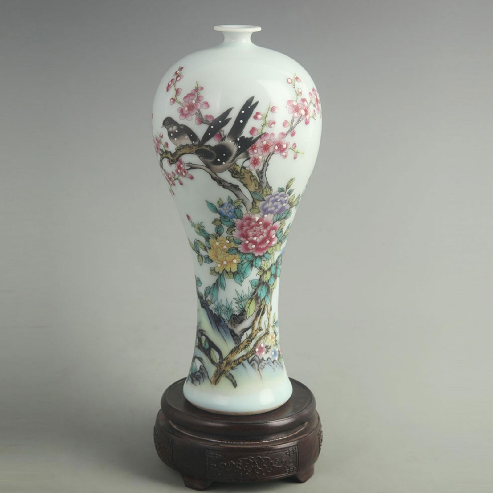 FAMILLE ROSE PEONY AND PLUM PATTERN PORCELAIN VASE: Qing Dynasty Qian Long Period;High: 11.0 inch;Width: 4.50 inch