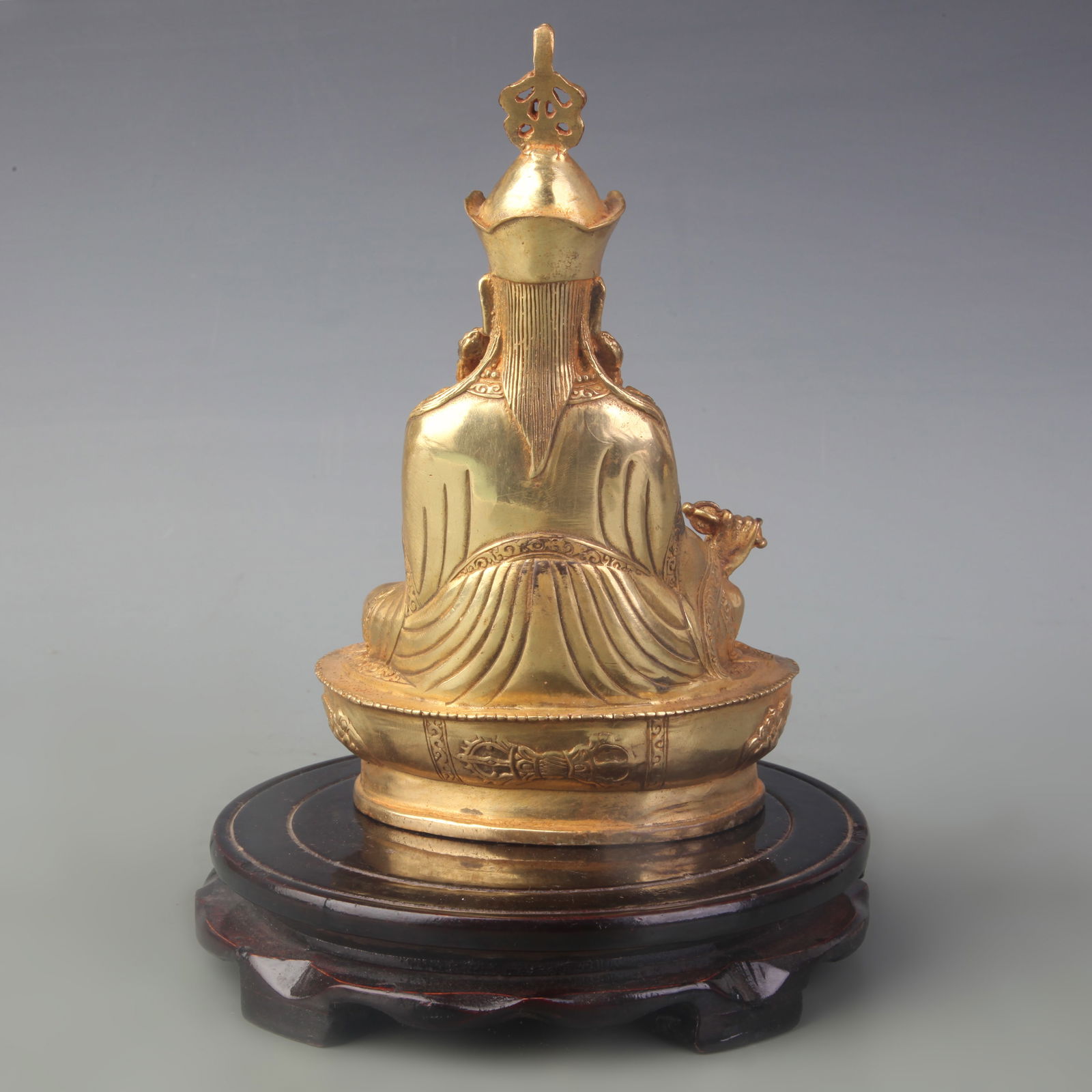 A FINE BRONZE GUANYIN STATUE - 4