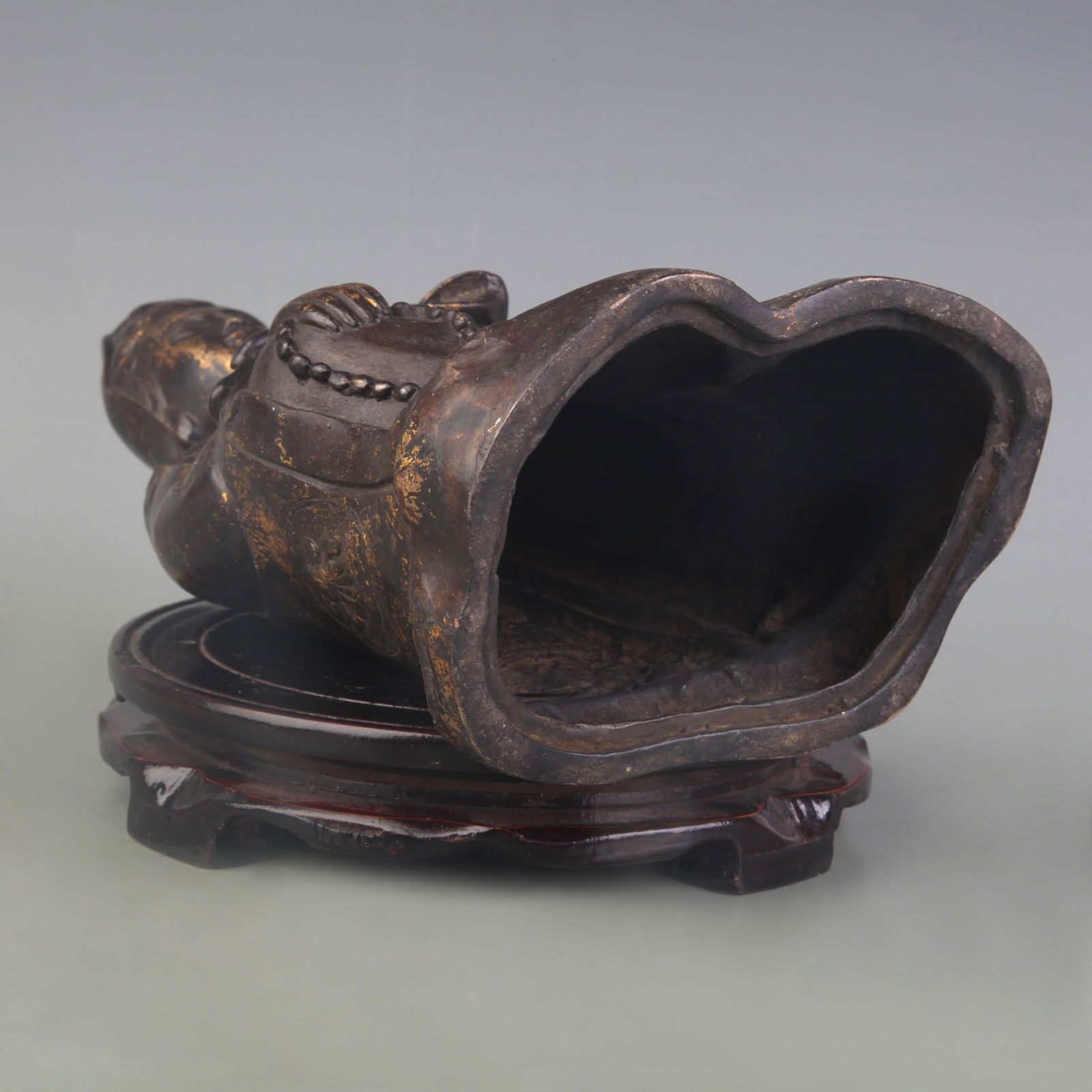 A FINE SEATED GUANYIN STATUE - 5