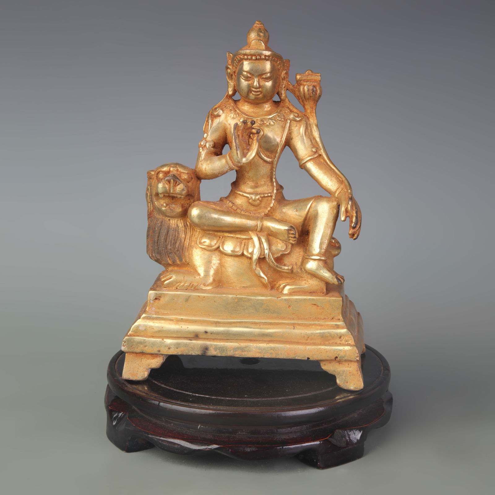 A FINE GILDED BRONZE BUDDHA STATUE (1 of 5)