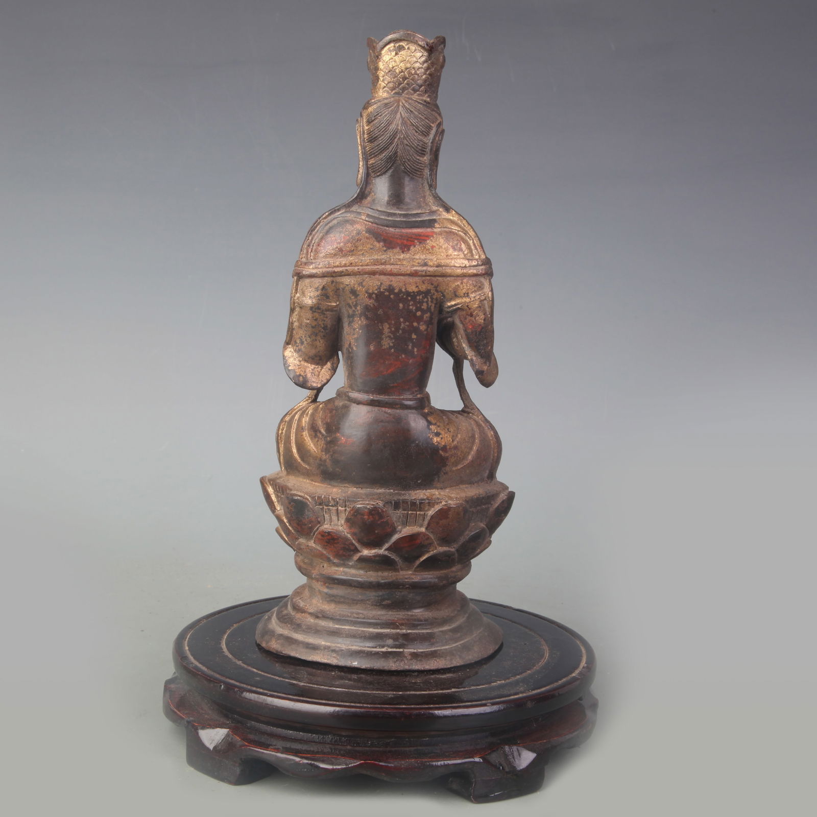 A FINE BRONZE GUANYIN STATUE - 4