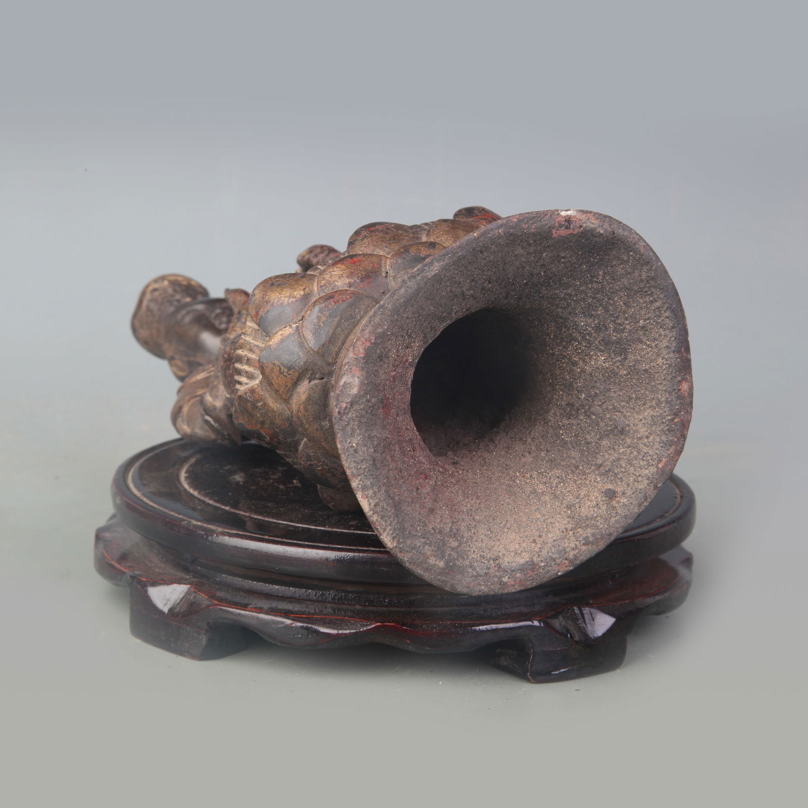 A FINE BRONZE GUANYIN STATUE - 5