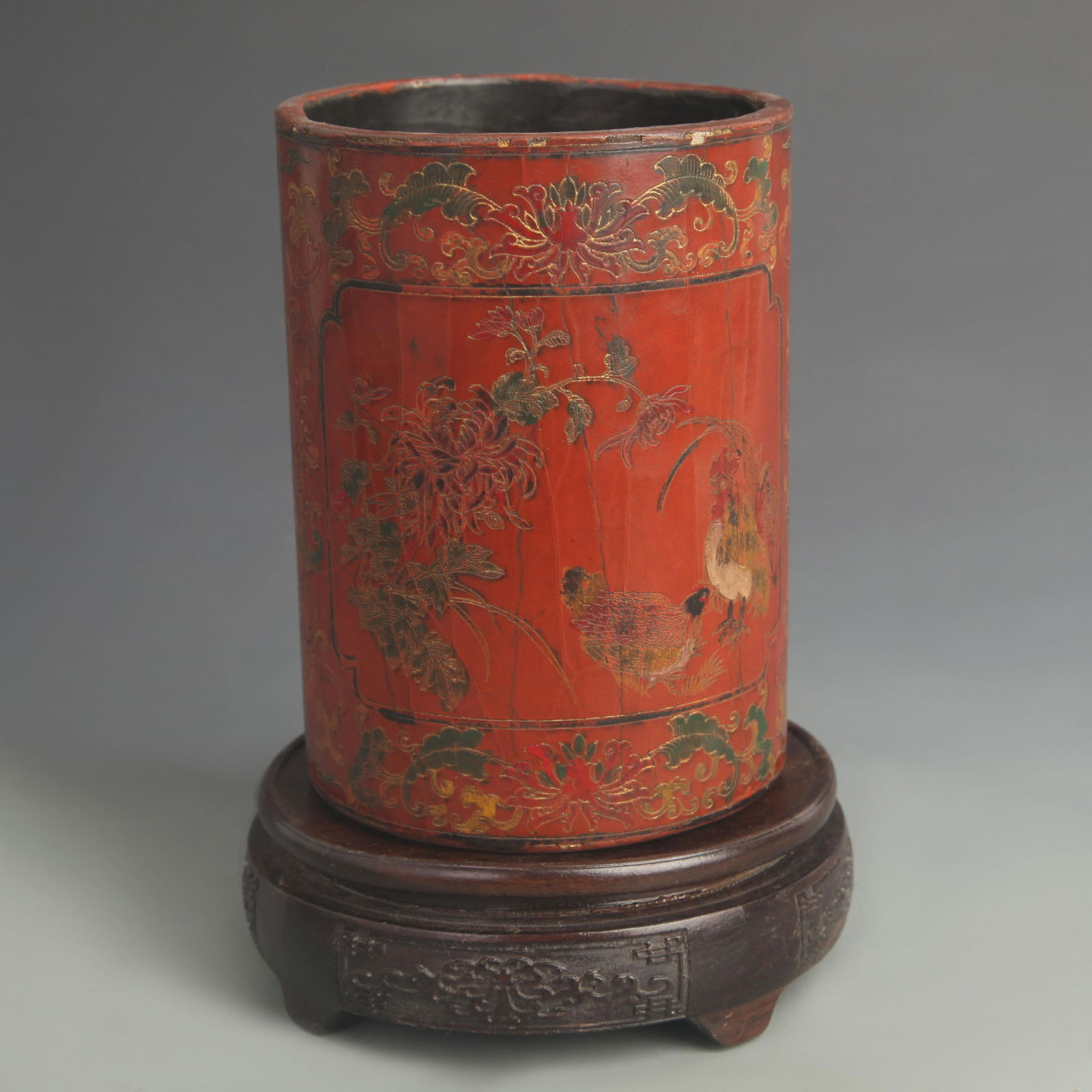 COLOR PAINTED AND GILDED FLORAL AND BIRD PATTERN PEN HOLDER: Qing Dynasty, High: 6.00 inch; D:4.25 inch;