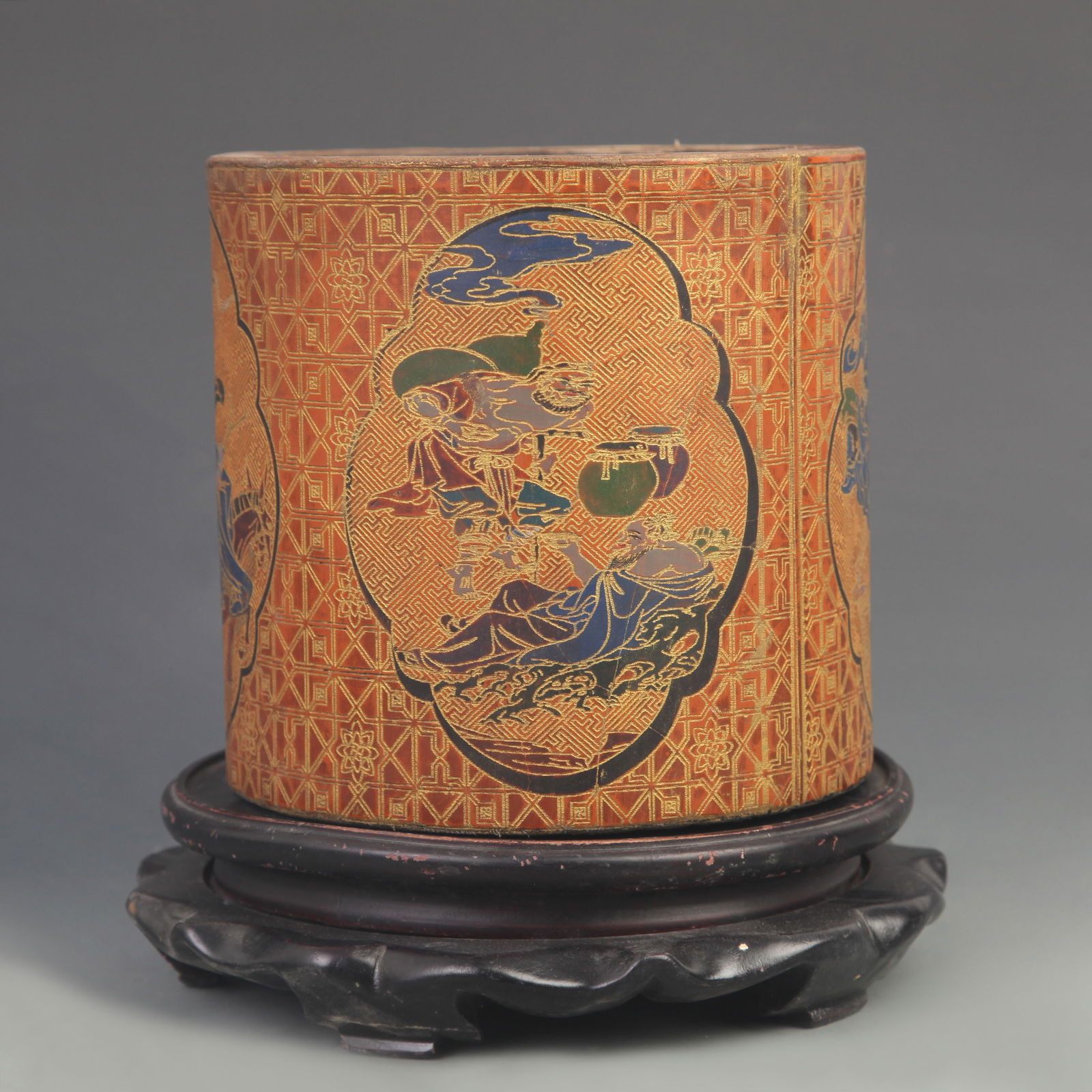 COLOR PAINTED EIGHT IMMORTALS FIGURAL STORY PATTERN WOOD PEN HOLDER: Qing Dynasty; High: 6.00 inch; Diameter: 6.00 inch;