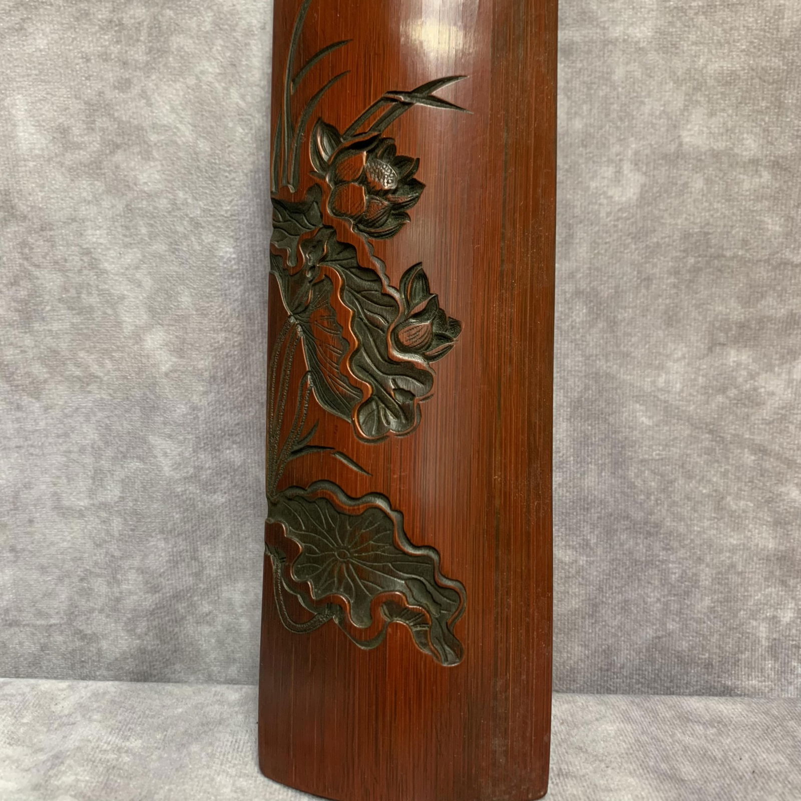 A FINE LOTUS FLOWER PATTERN BAMBOO ARMREST - 2