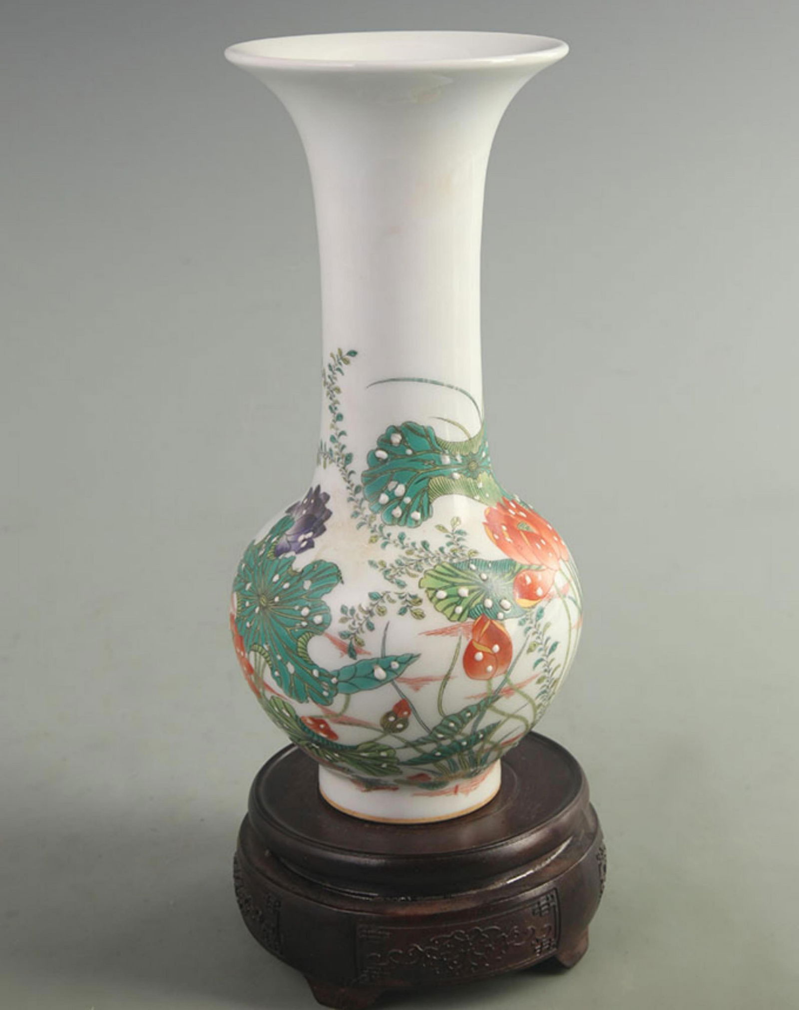 A FINE ENAMEL COLOR LOTUS FLOWER PATTERN VASE: Qing Dynasty Qian Long Period; High: 9.00 inch; Diameter: 4.00 inch;
