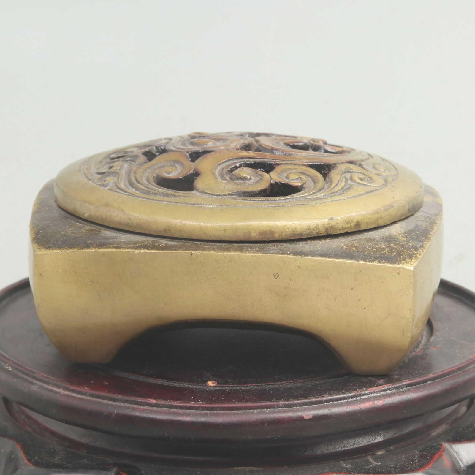 BRONZE FOUR-FOOTED INCENSE BURNER - 4