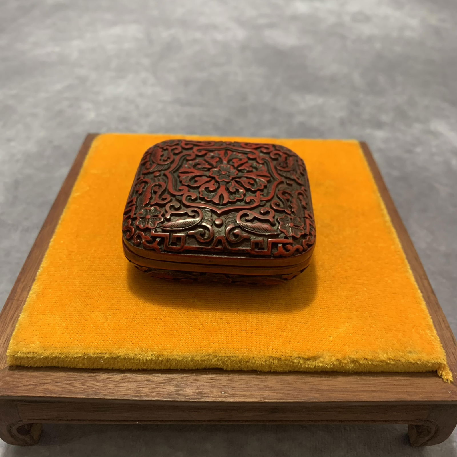 A FINE SMALL RED CARVED LACQUER BOX: Modern, Long: 2.8 inch; Width: 2.8 inch; High: 1.2 inch;