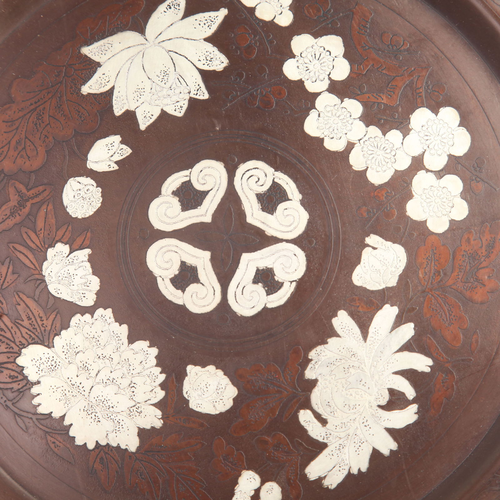 A FINE BRONZE MADE SILVER INLAY FLOWER PATTERN PLATE - 2