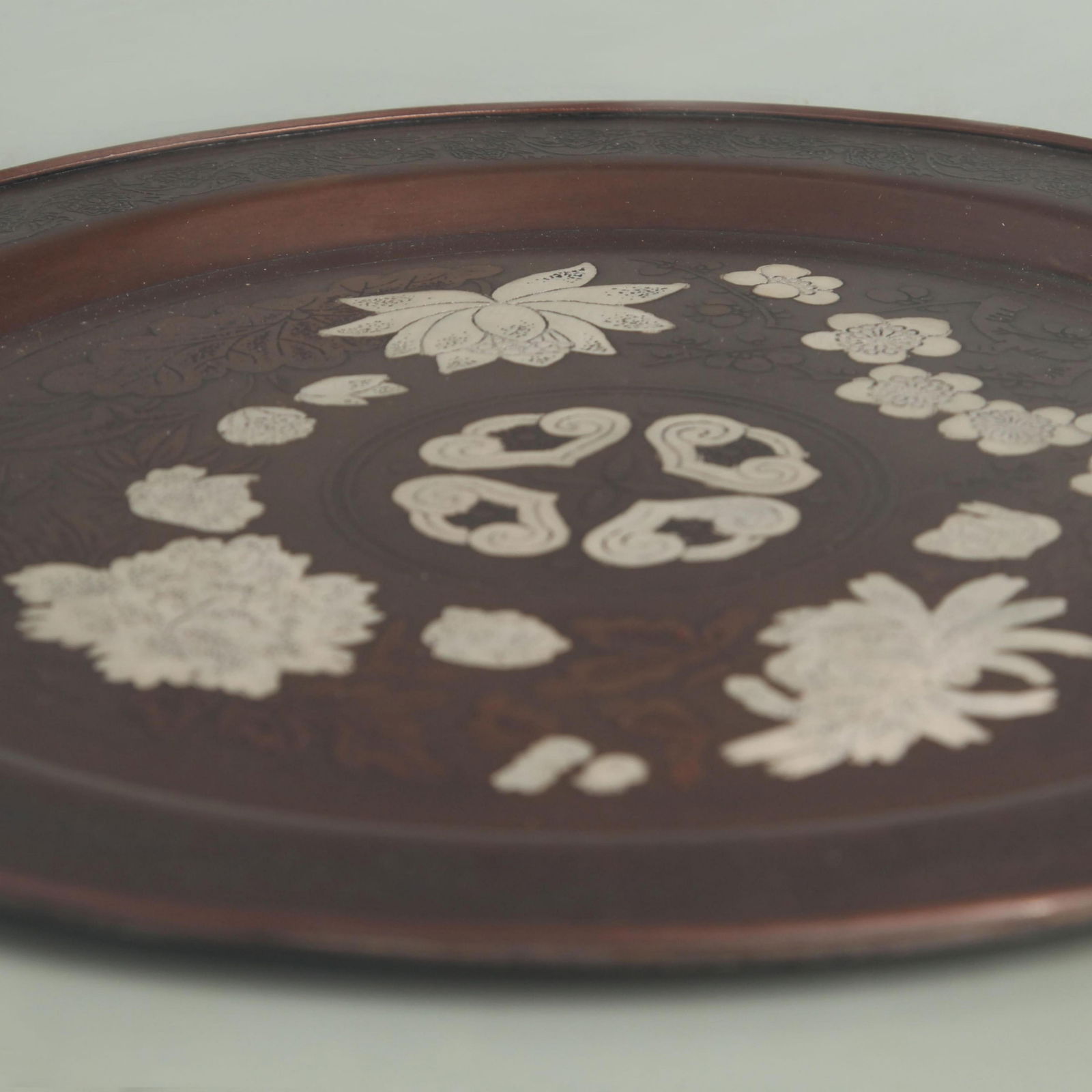 A FINE BRONZE MADE SILVER INLAY FLOWER PATTERN PLATE - 3