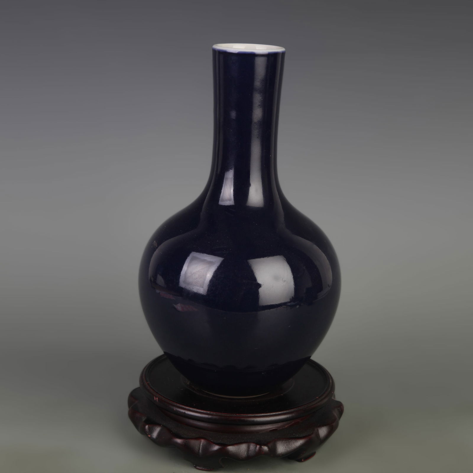 SACRIFICIAL BLUE GLAZE PORCELAIN GLOBAL VASE (1 of 5)