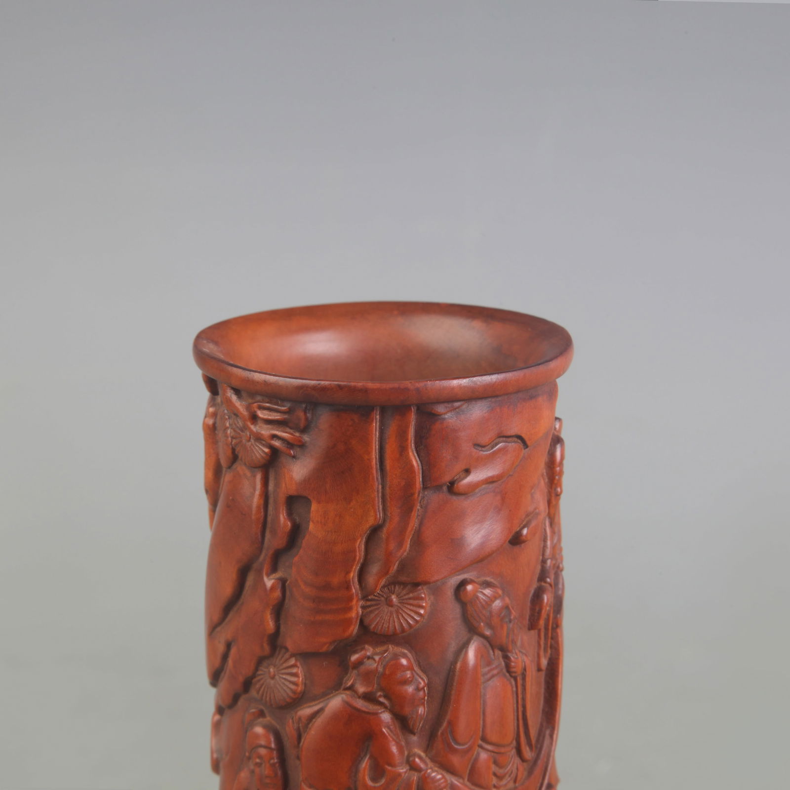 BOXWOOD CARVED FIGURE PATTERN BRUSH POT - 2